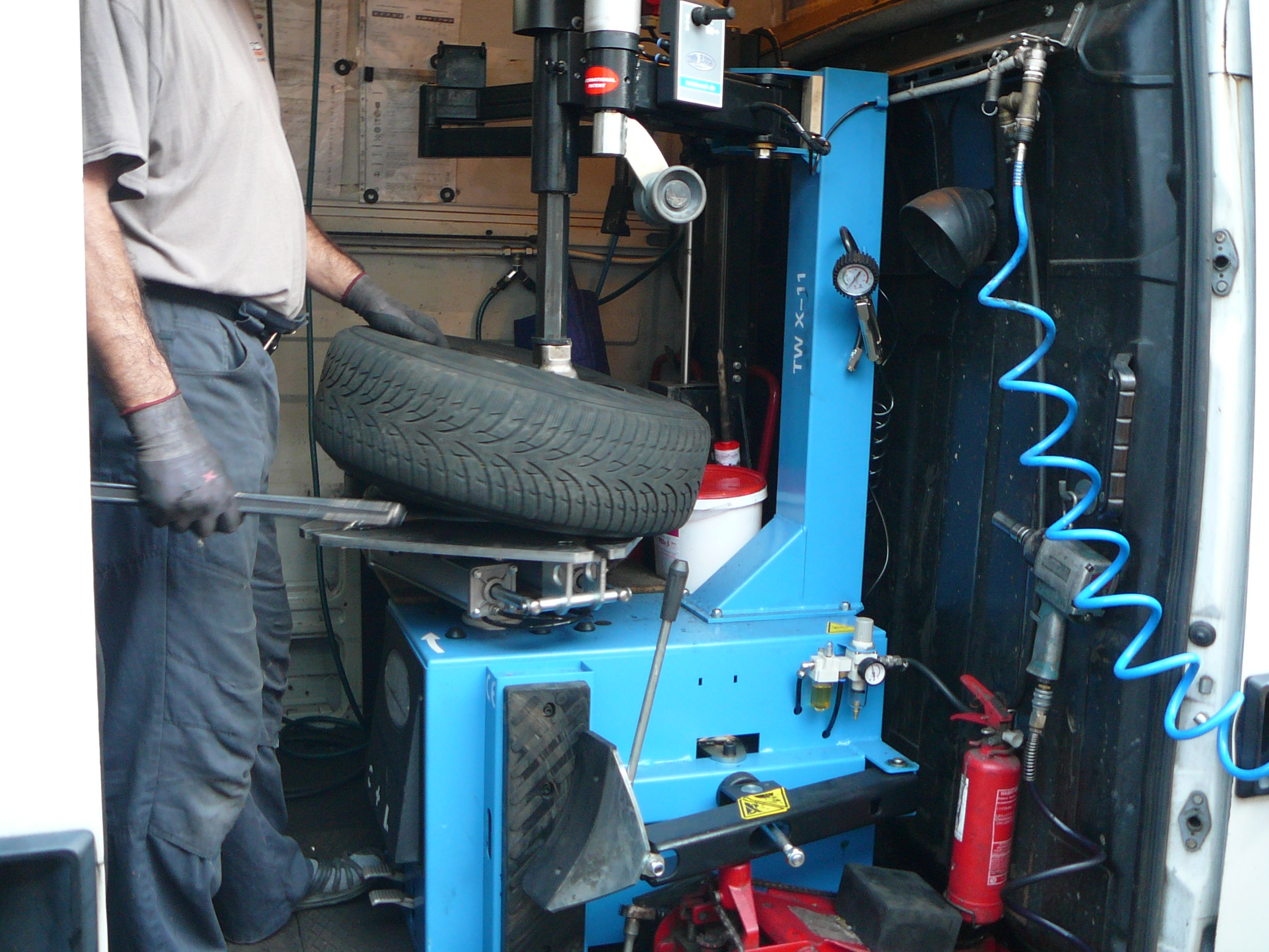 Mobilní pneuservis - Kamil Kropáč foto 3