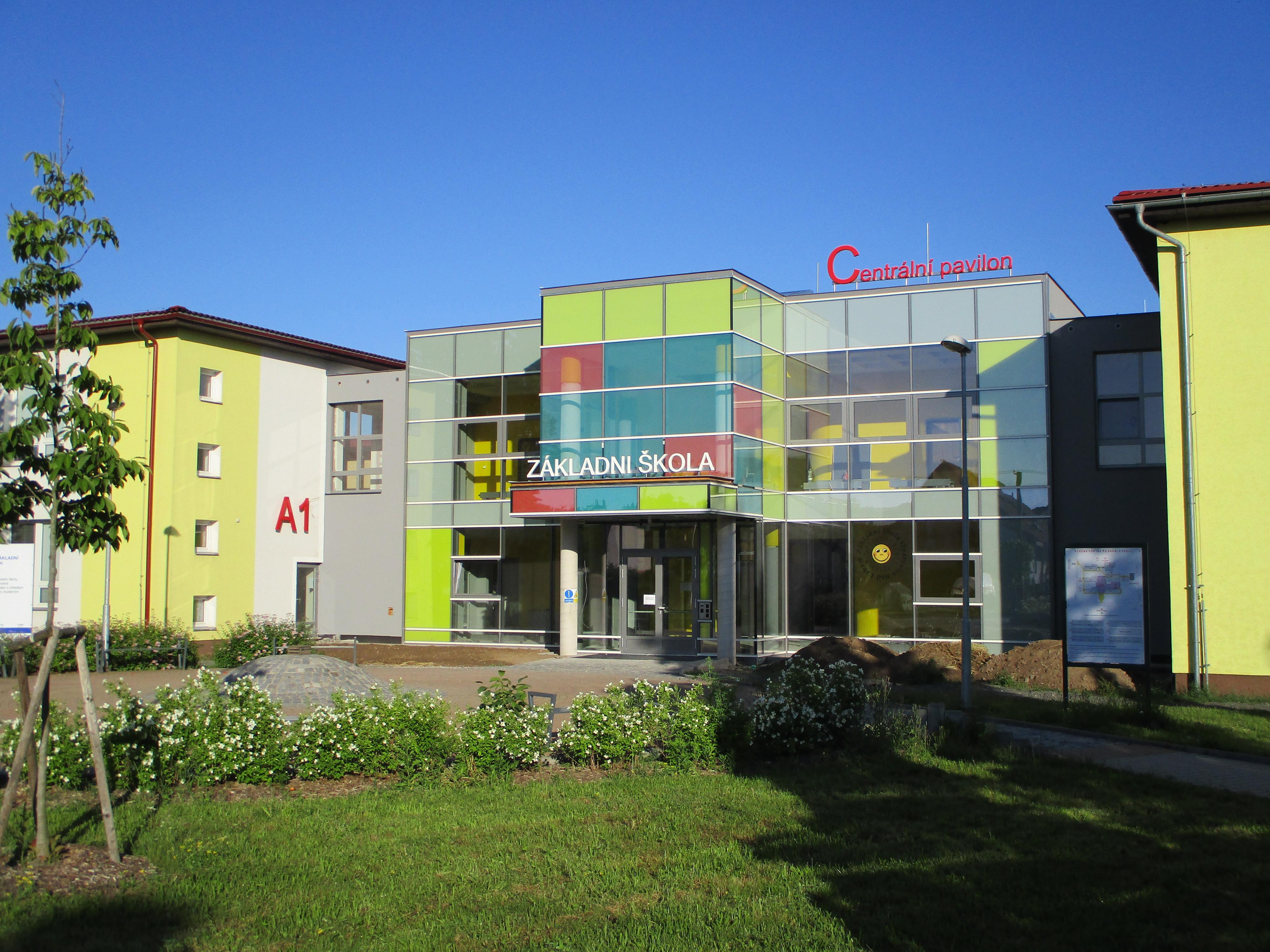 Základní škola Opatovice nad Labem, okres Pardubice