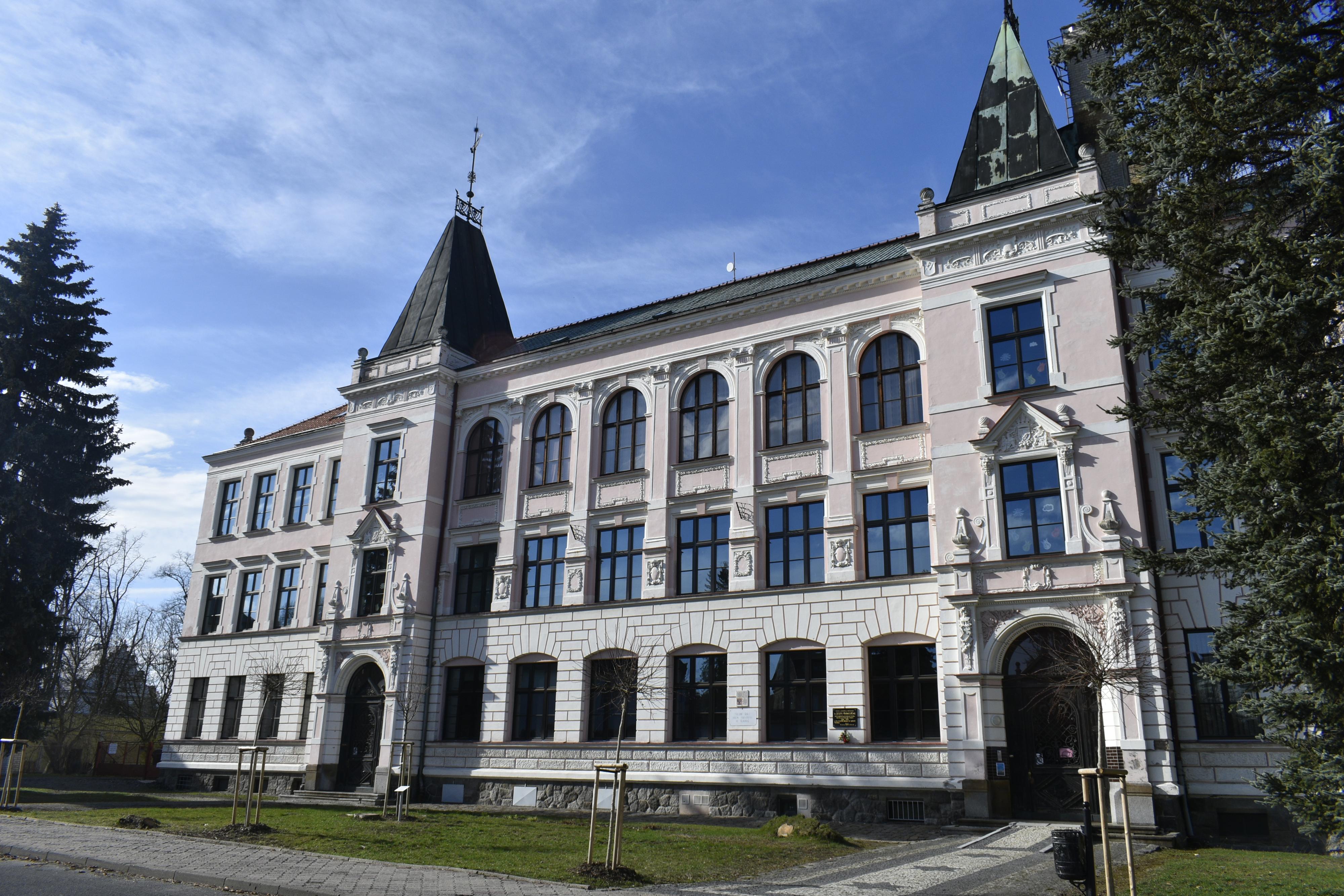 Základní škola J. Vohradského Šluknov, okres Děčín foto 3