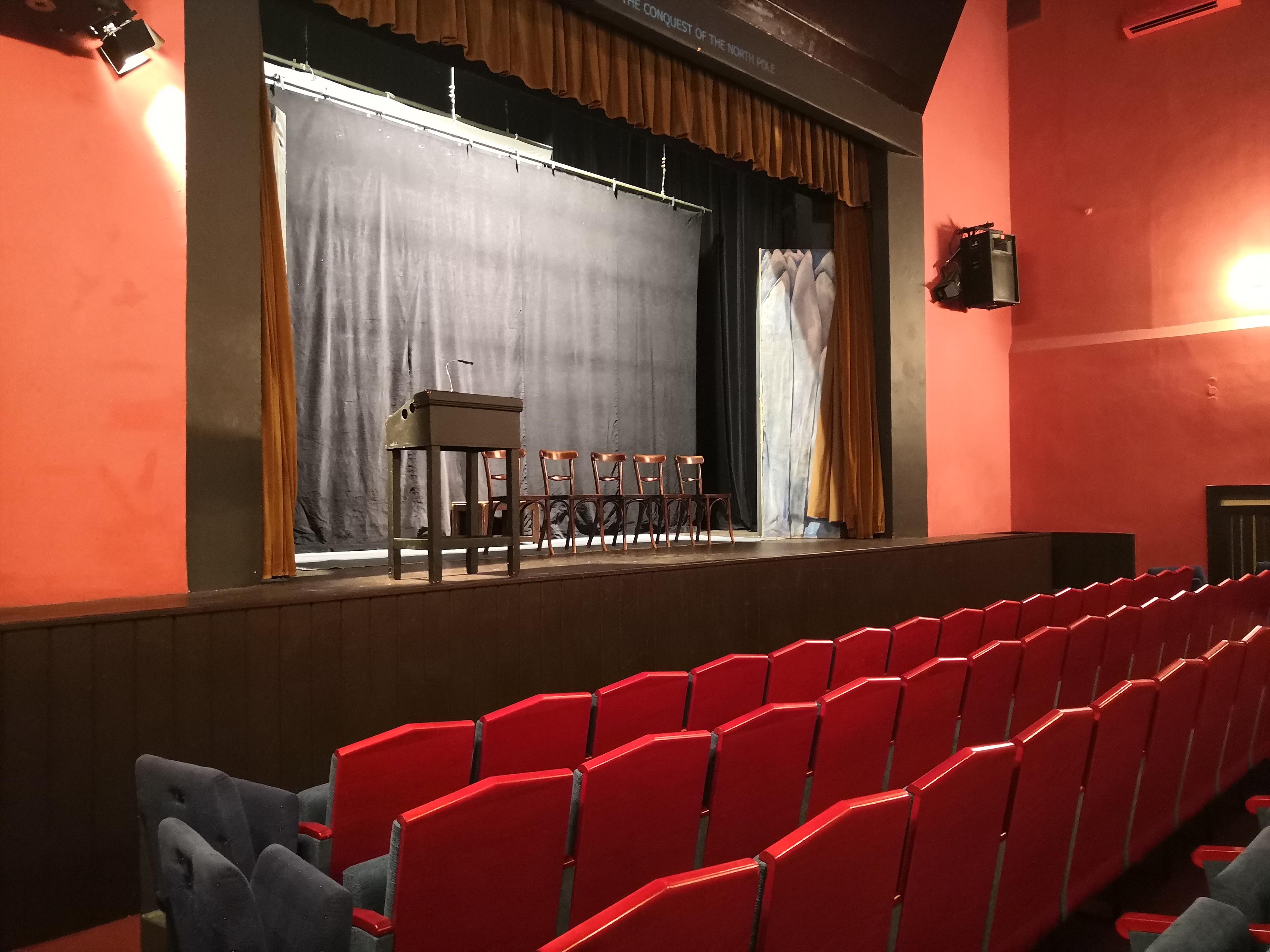 Žižkovské divadlo Járy Cimrmana foto 6