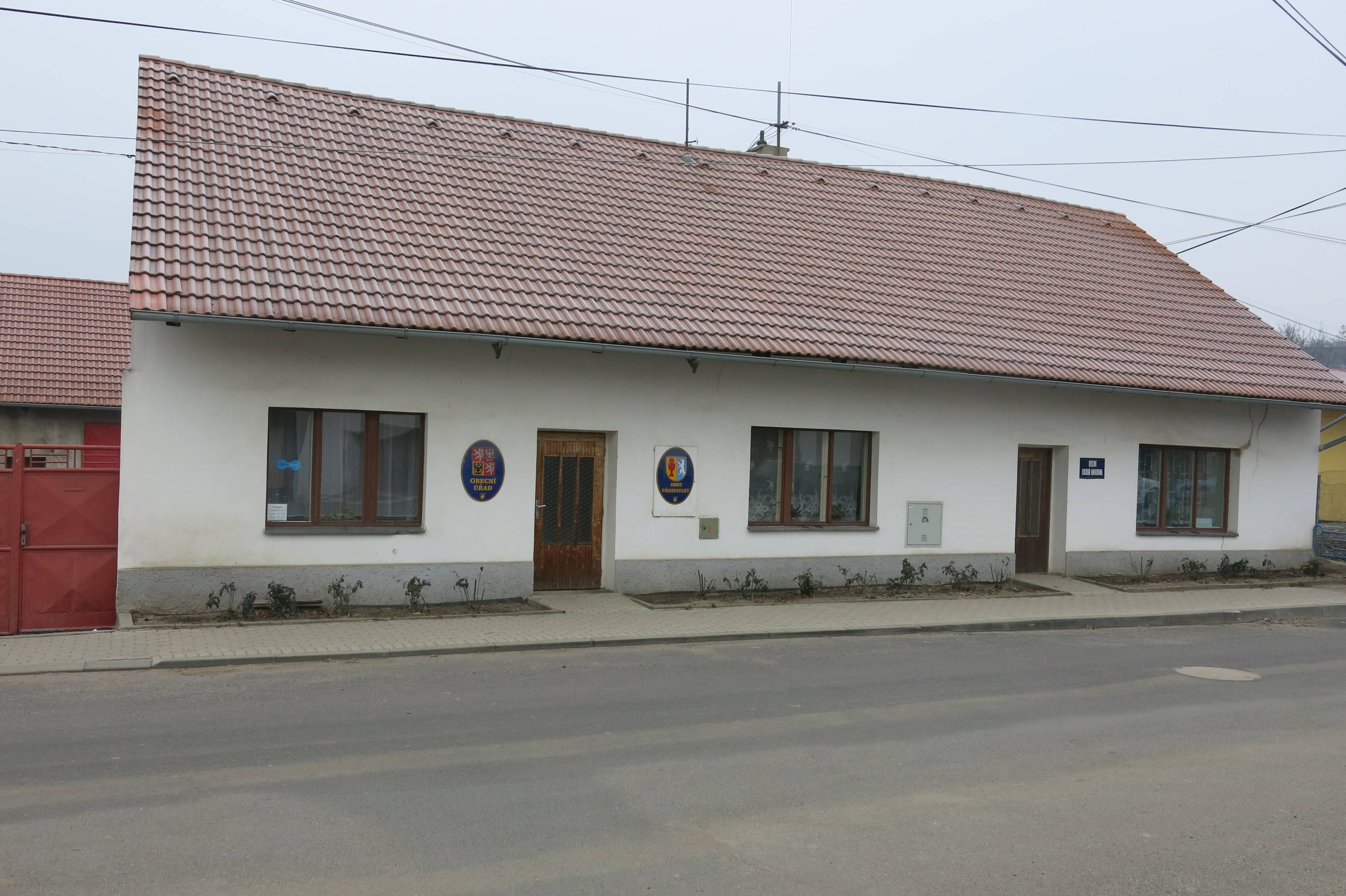 Přestavlky - obecní úřad foto 1