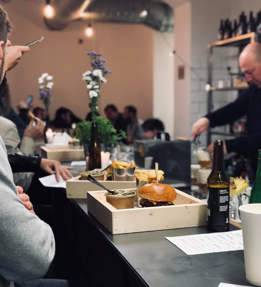 BEERS & CHEERS foto 4