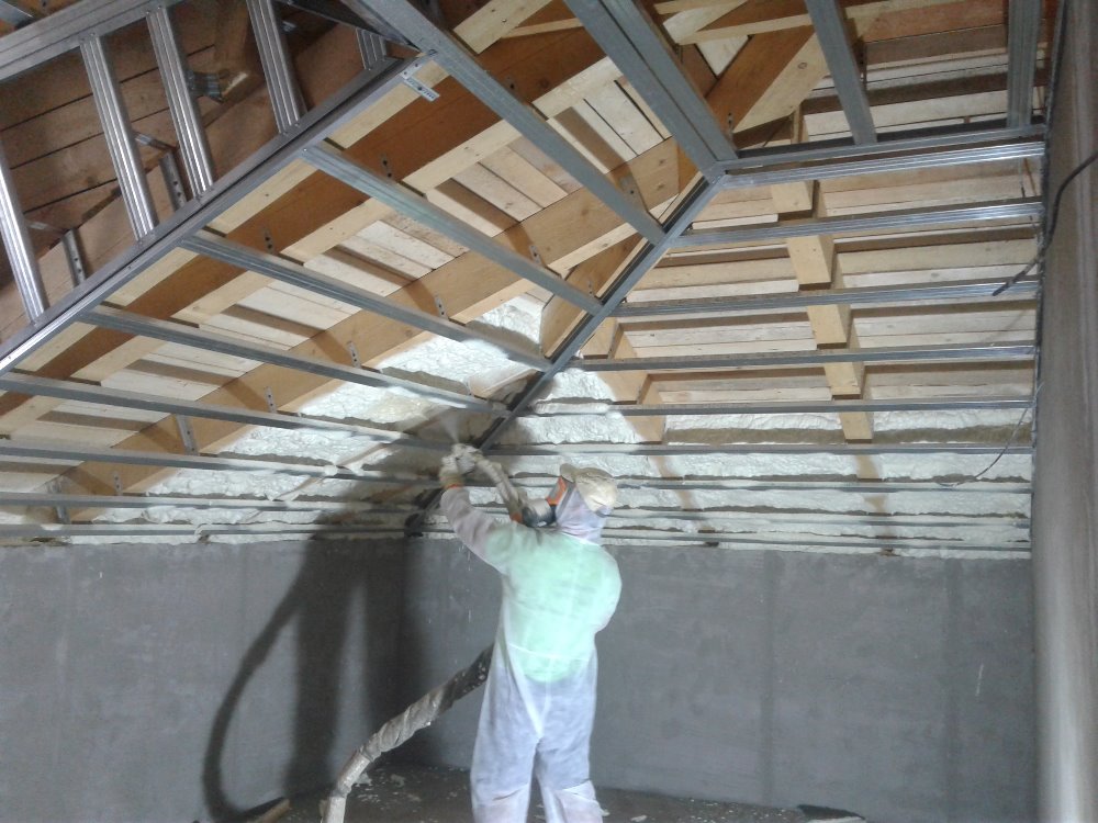 Patrik Radaušer - pěnová izolace