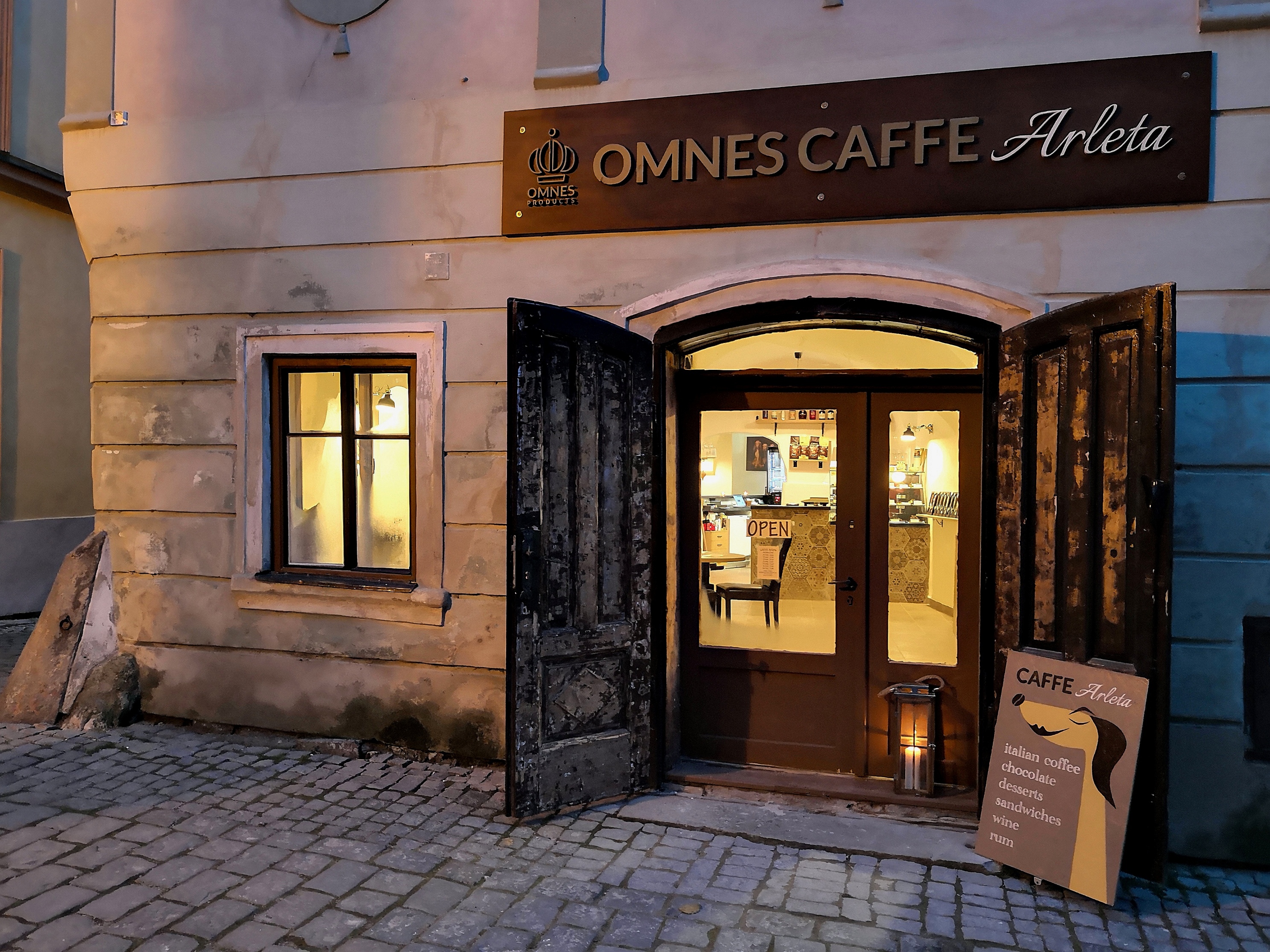 OMNES CAFFE Arleta