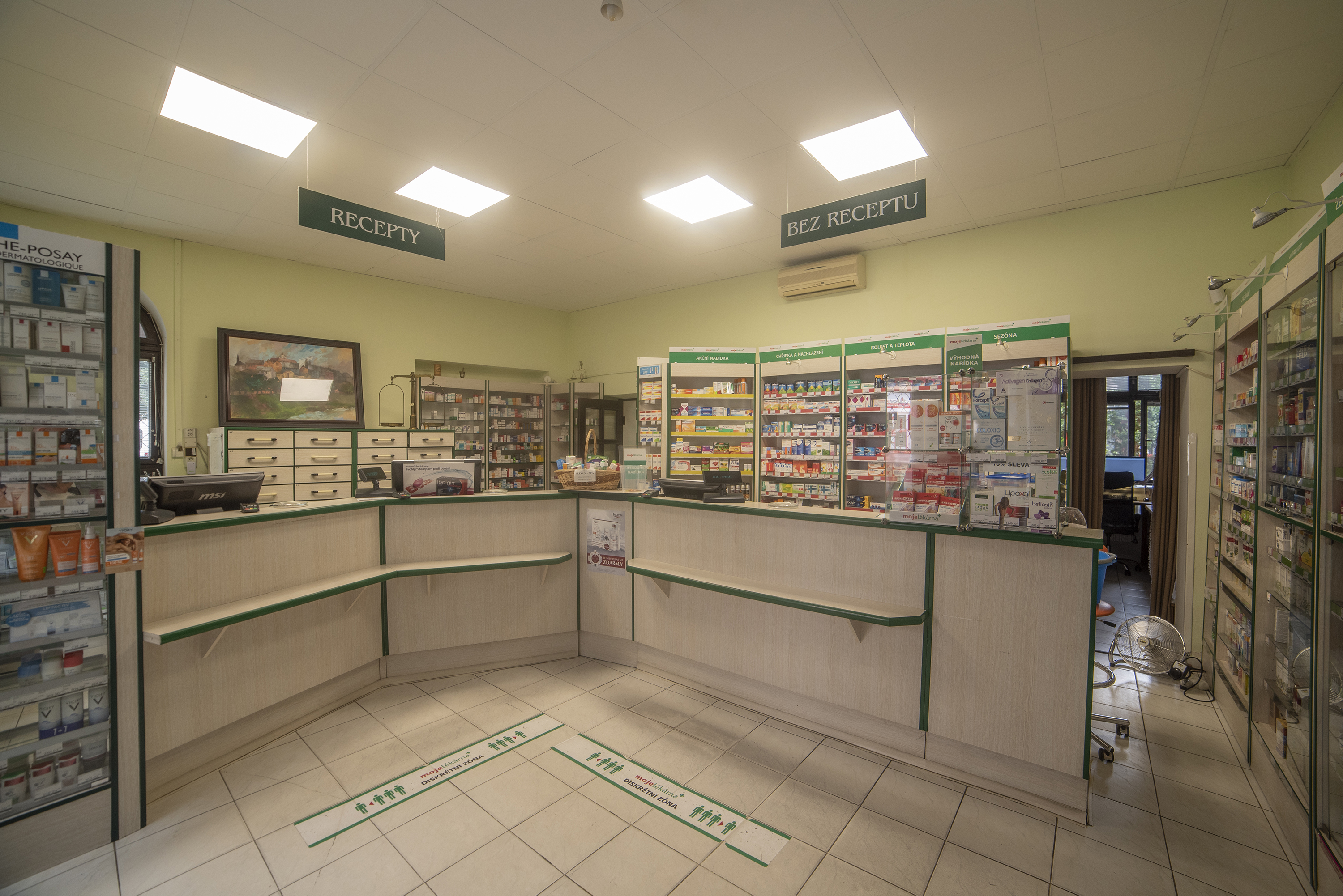 Lékárna U Kostela foto 3