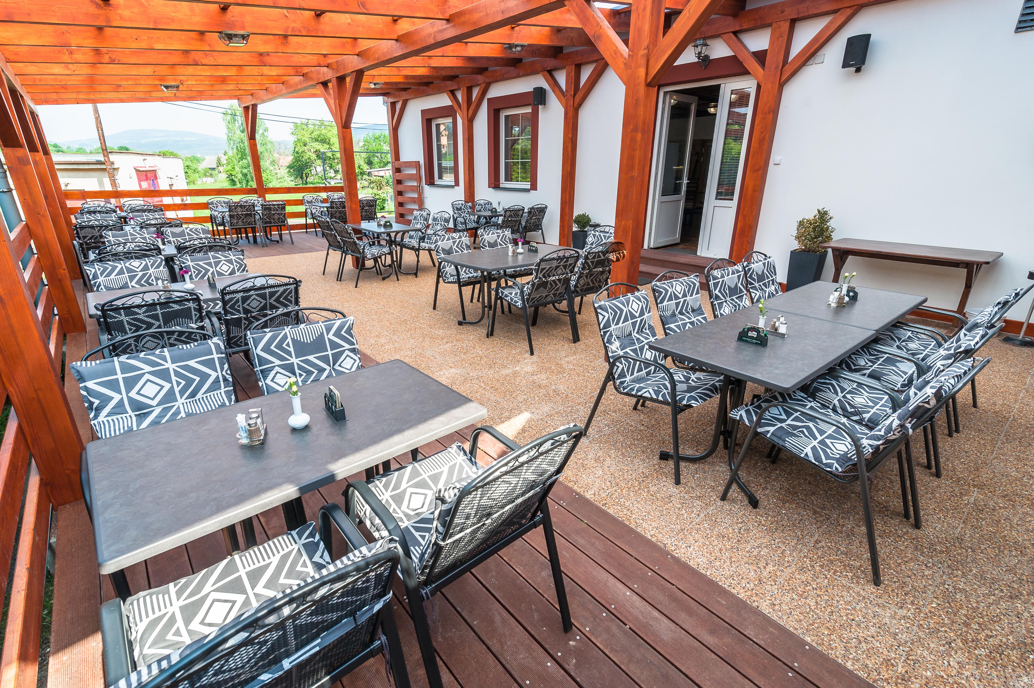 Restaurace & Penzion V Údolí foto 4