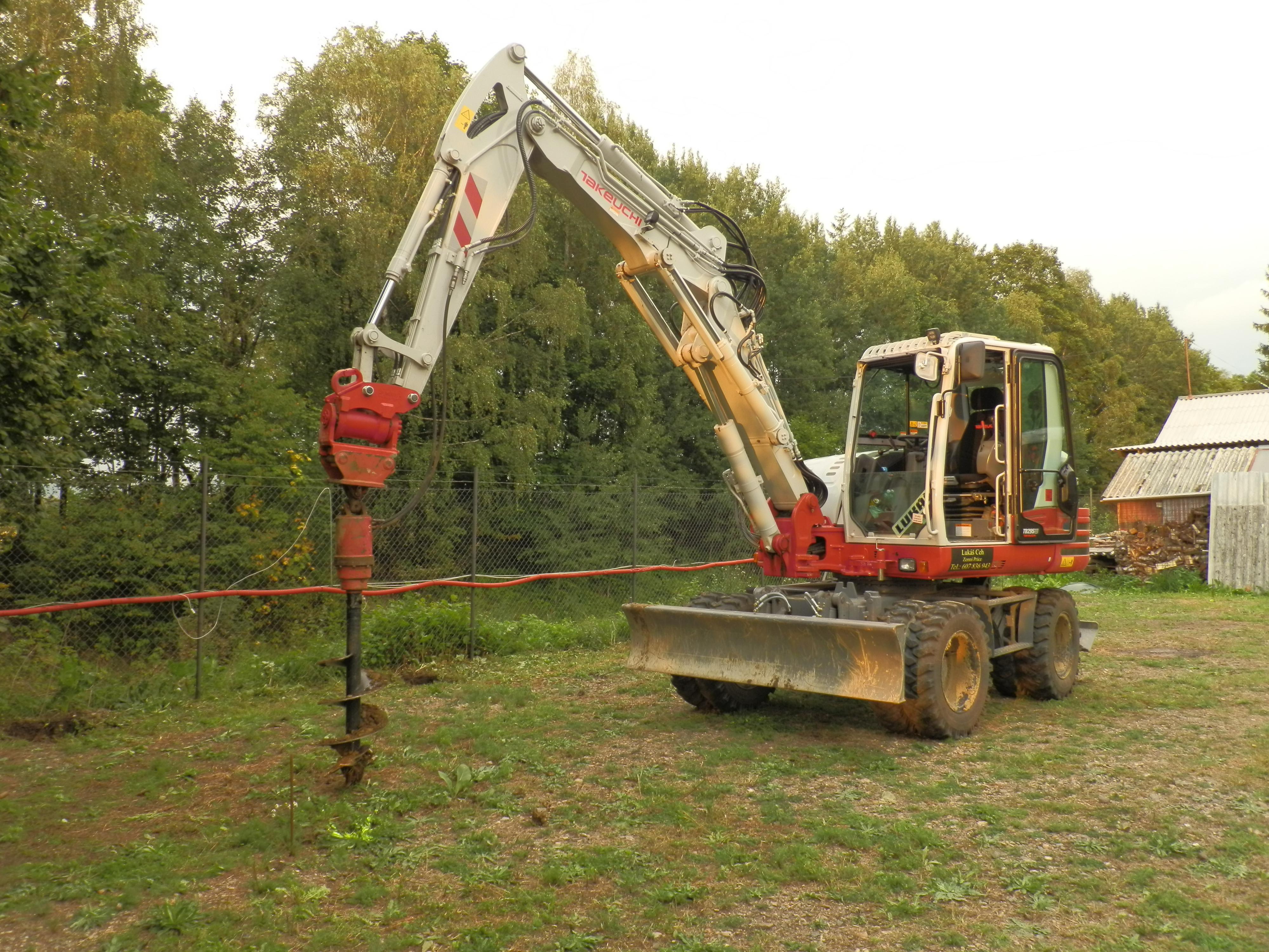 Lukáš Ceh Zemní práce a autodoprava foto 3