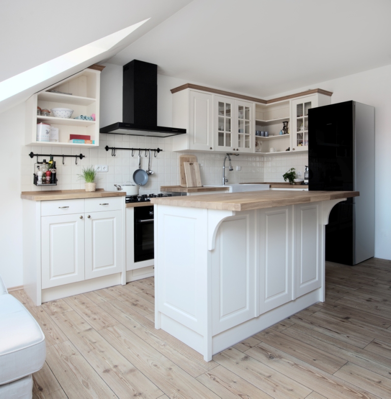 Tibor Cicu - dřevěný nábytek z masivu foto 2