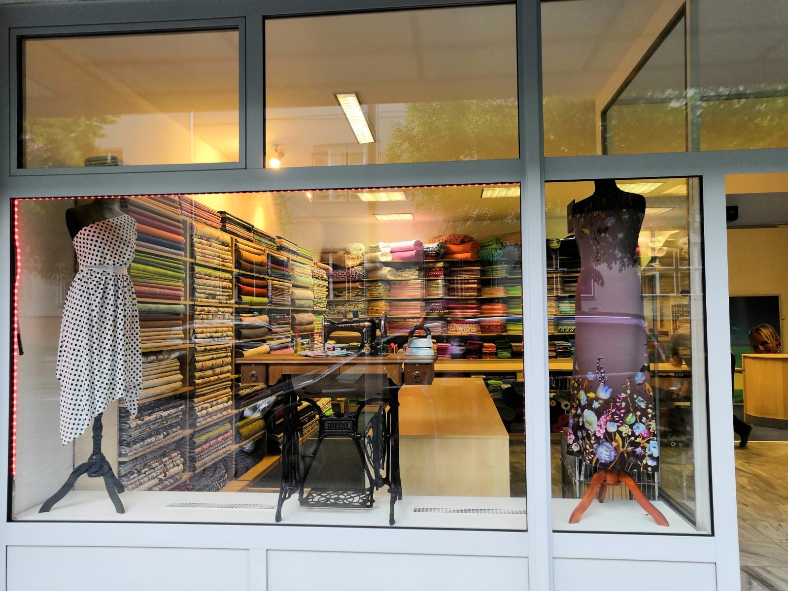 Látky u Lubina - metrový textil a galanterie foto 2