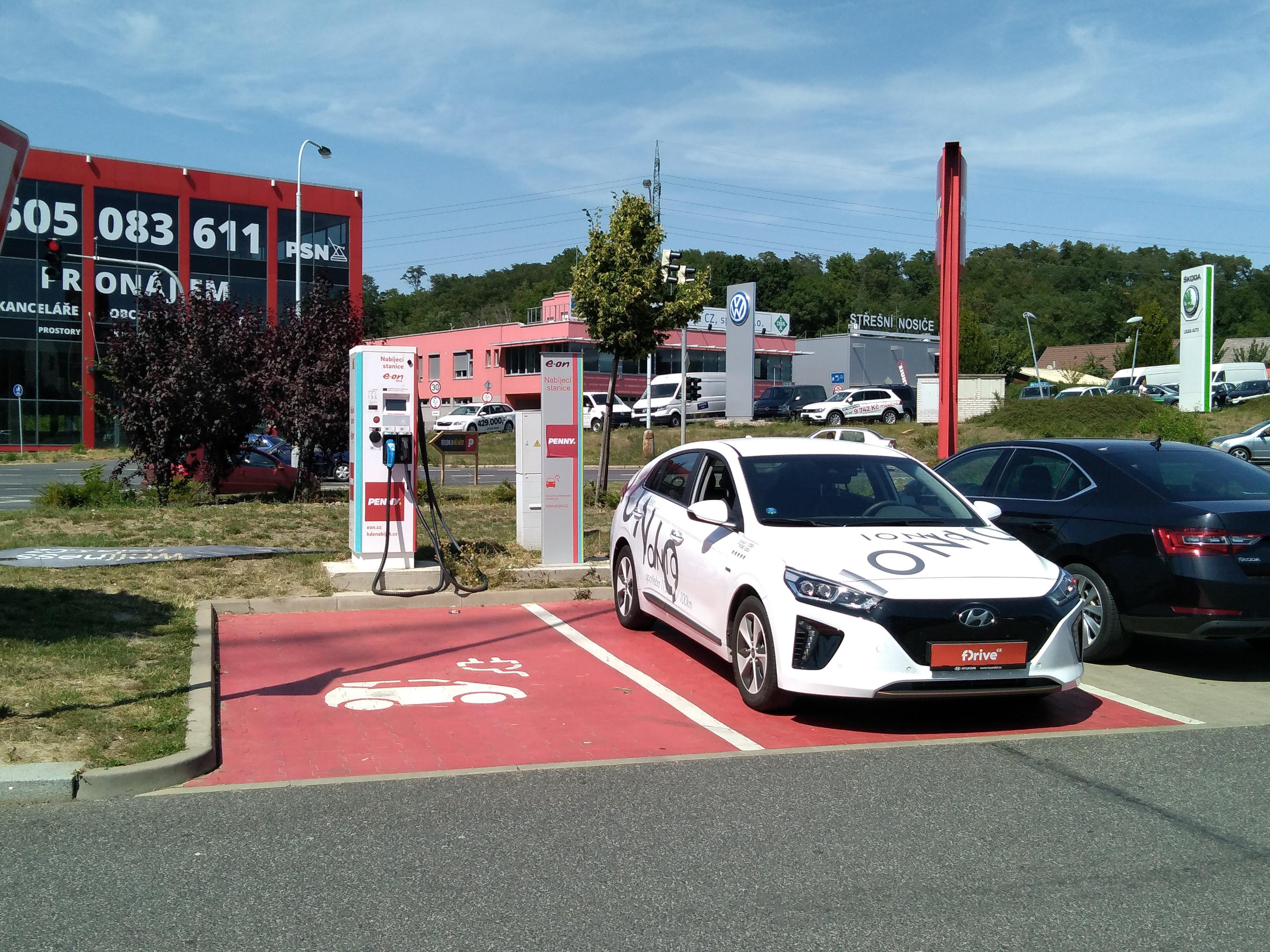 Dobíjecí stanice E.ON Drive
