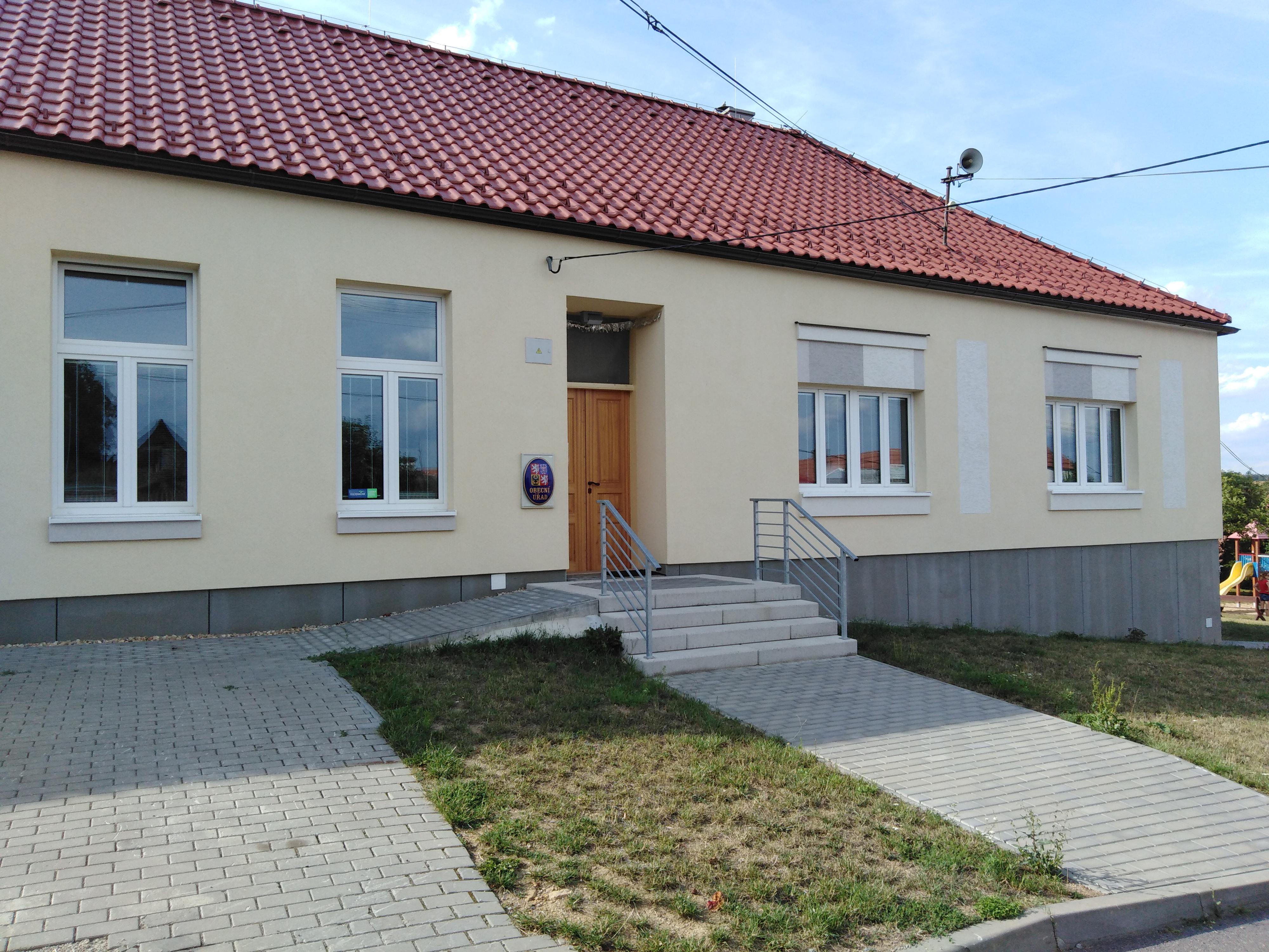 Kladeruby nad Oslavou - obecní úřad
