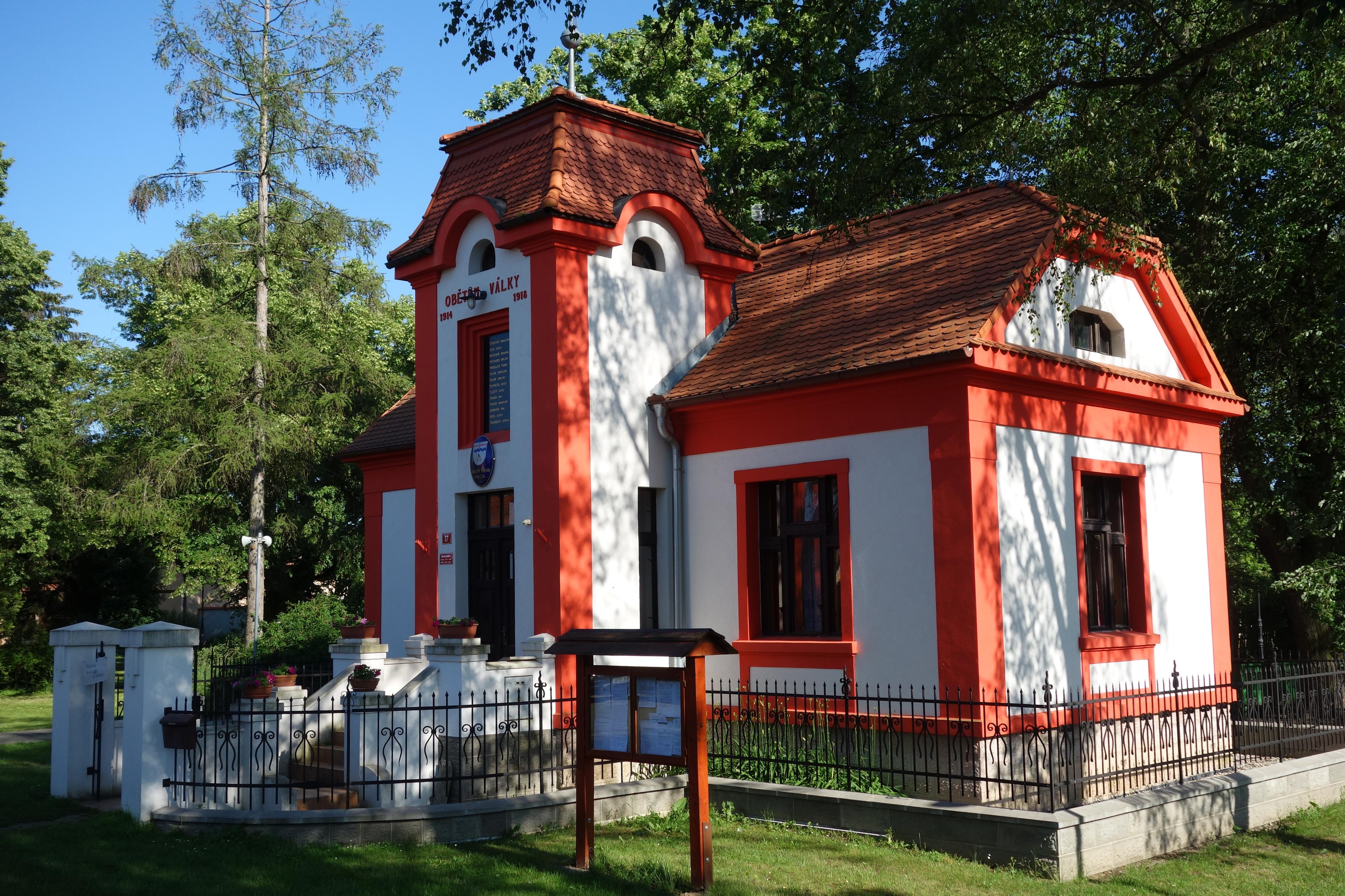 Oseček - obecní úřad foto 2