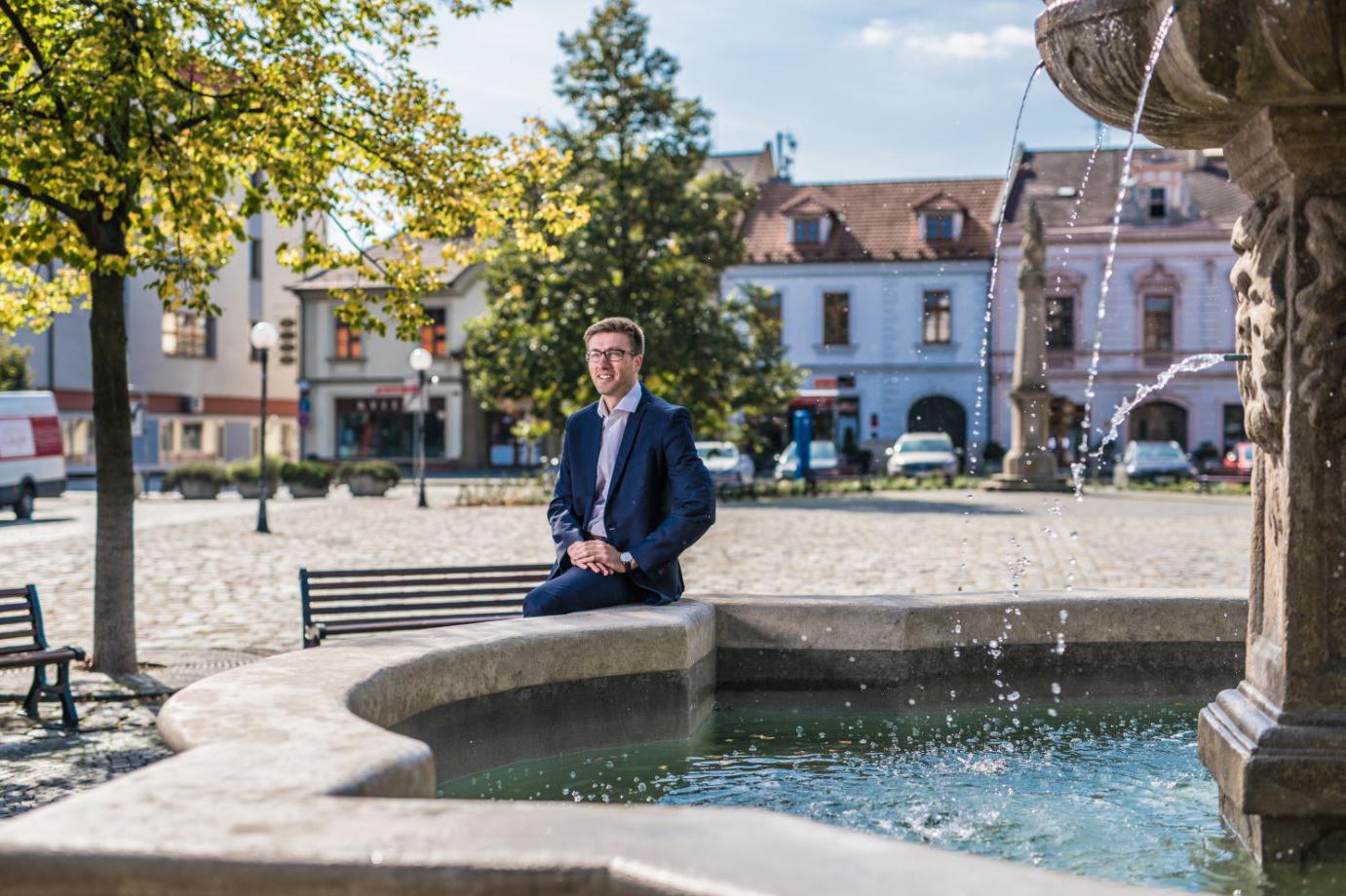 Mgr. JAN VOZÁR, advokát