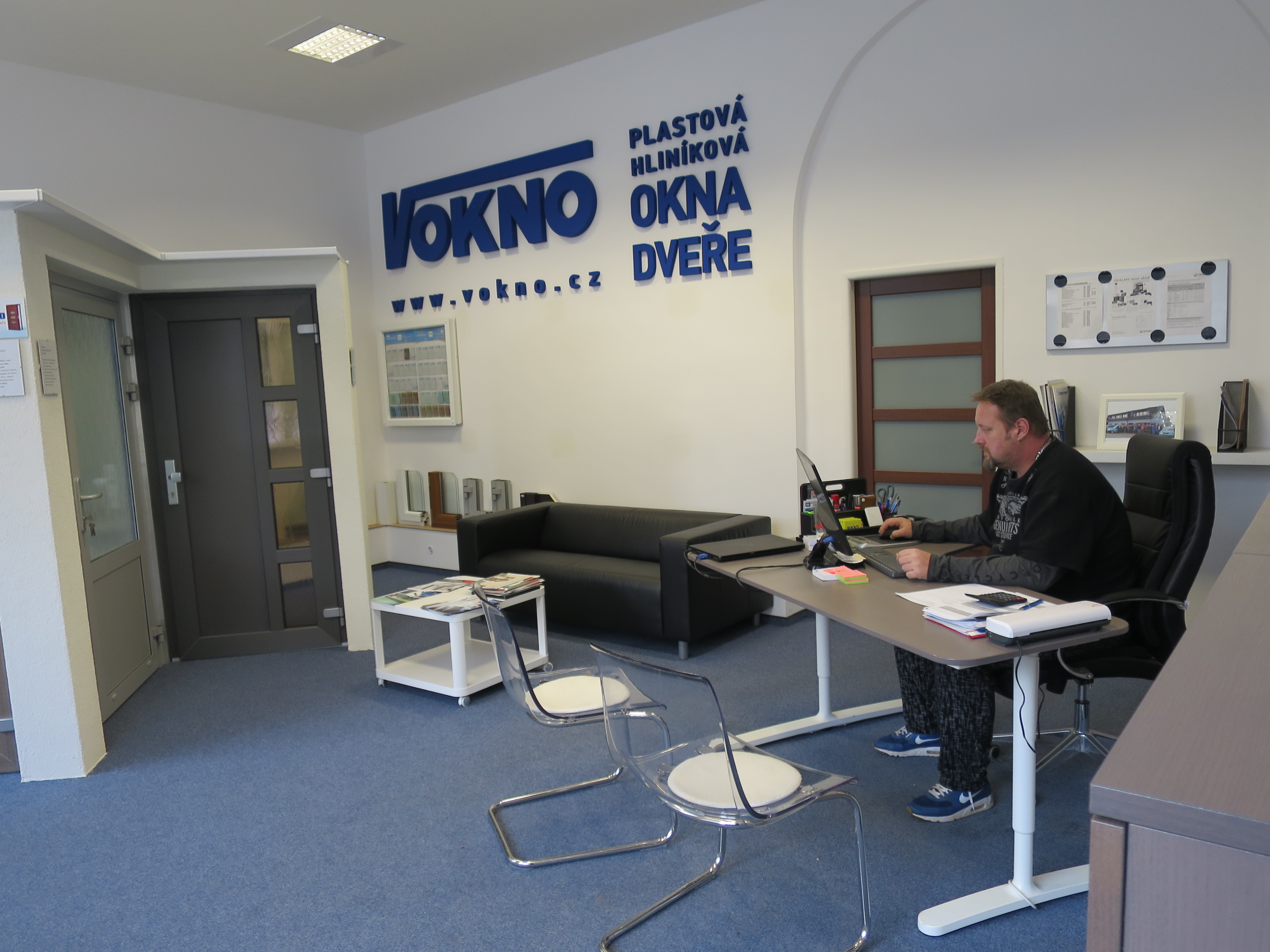V okno s.r.o. plastová a hliníková okna a dveře foto 2