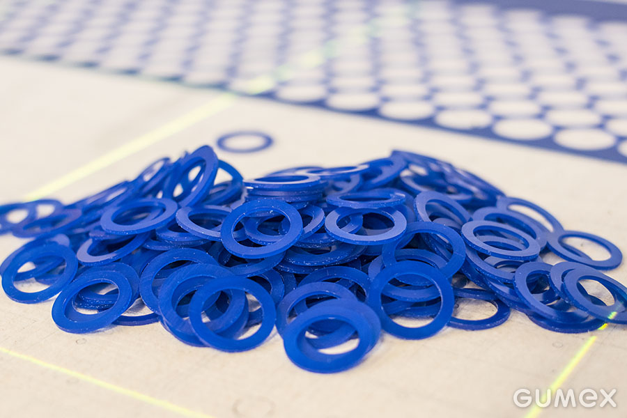 Těsnění na míru vyřežeme z pryže, silikonu i pěny