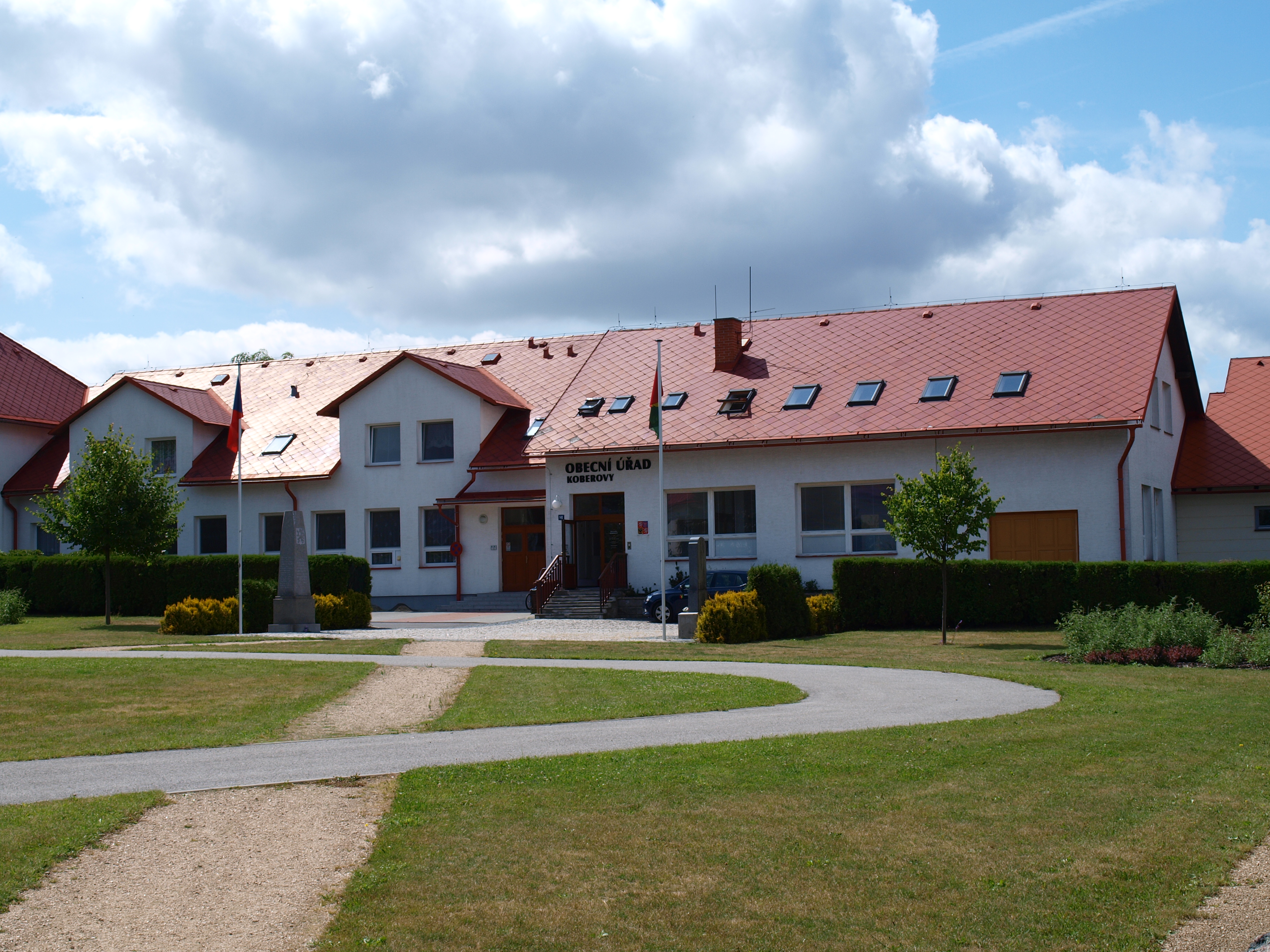 Koberovy - obecní úřad foto 2