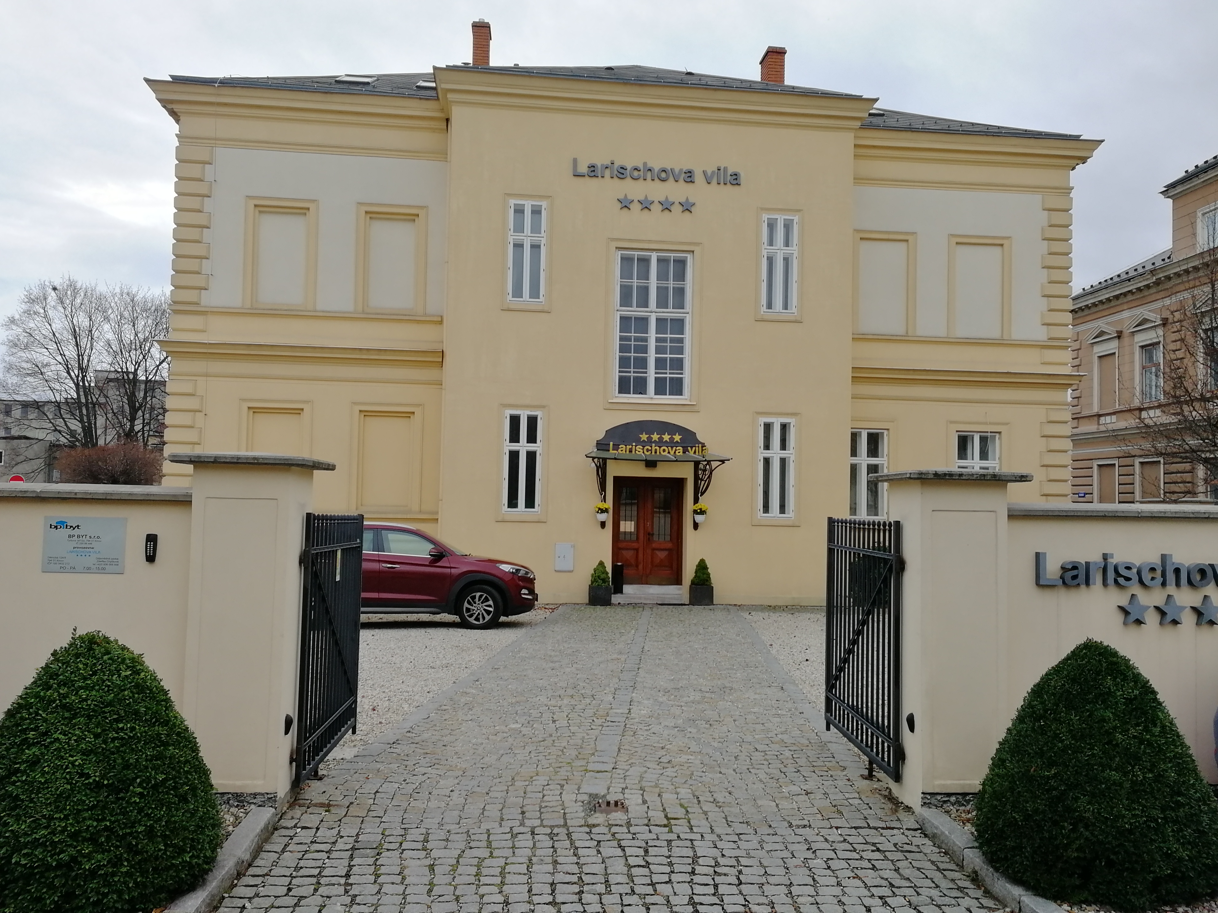 Larischova vila foto 3