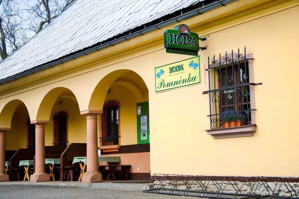 Restaurace U Pomněnky 44