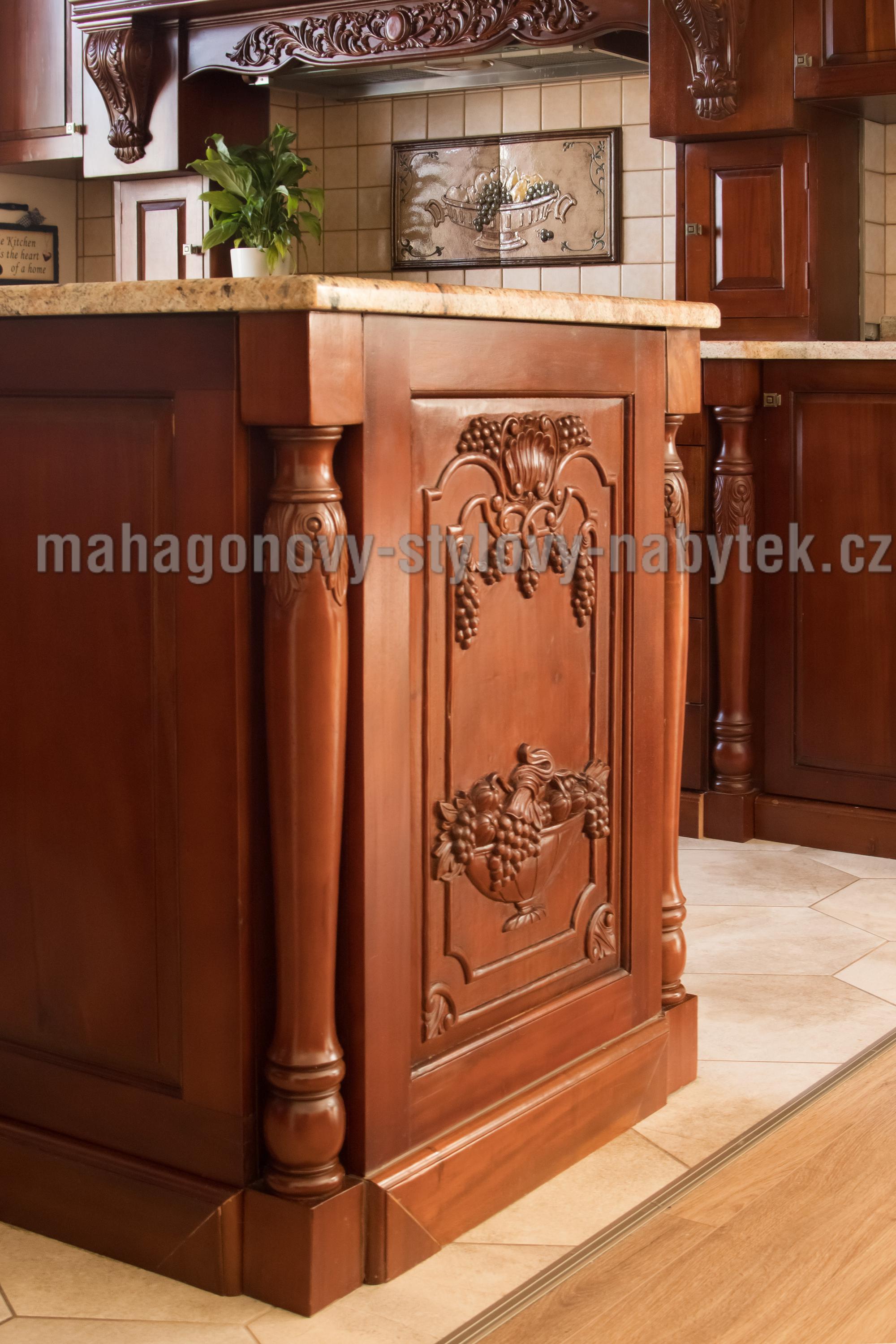 Renáta Obermanová - Mahagonový stylový nábytek foto 4