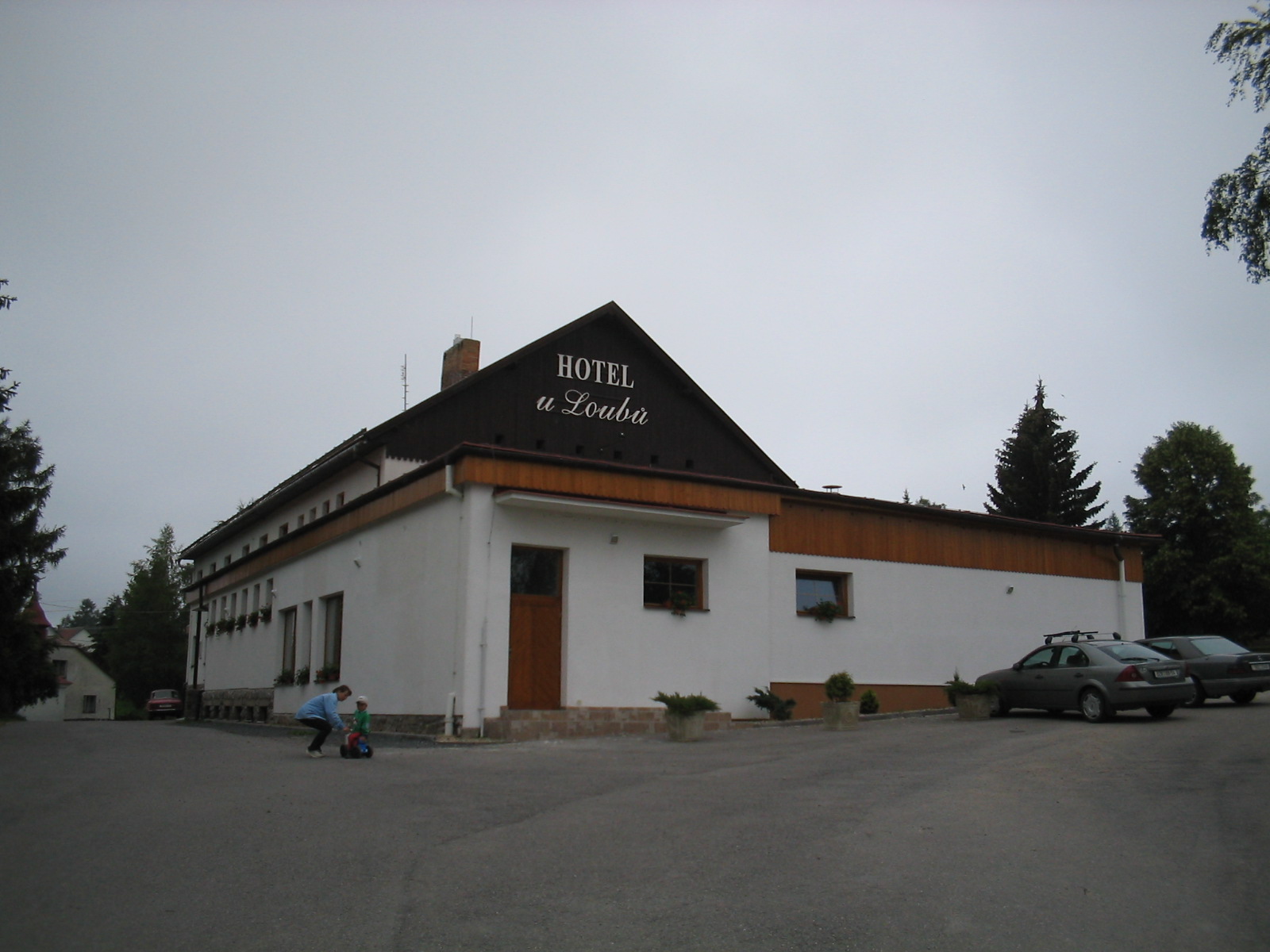 Restaurace U Loubů foto 3