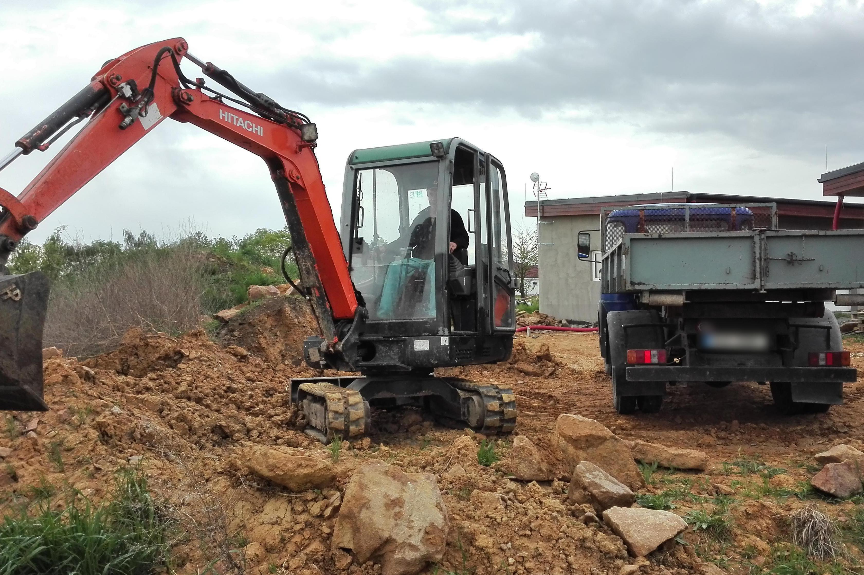 Miroslav Fau - Kontejnery