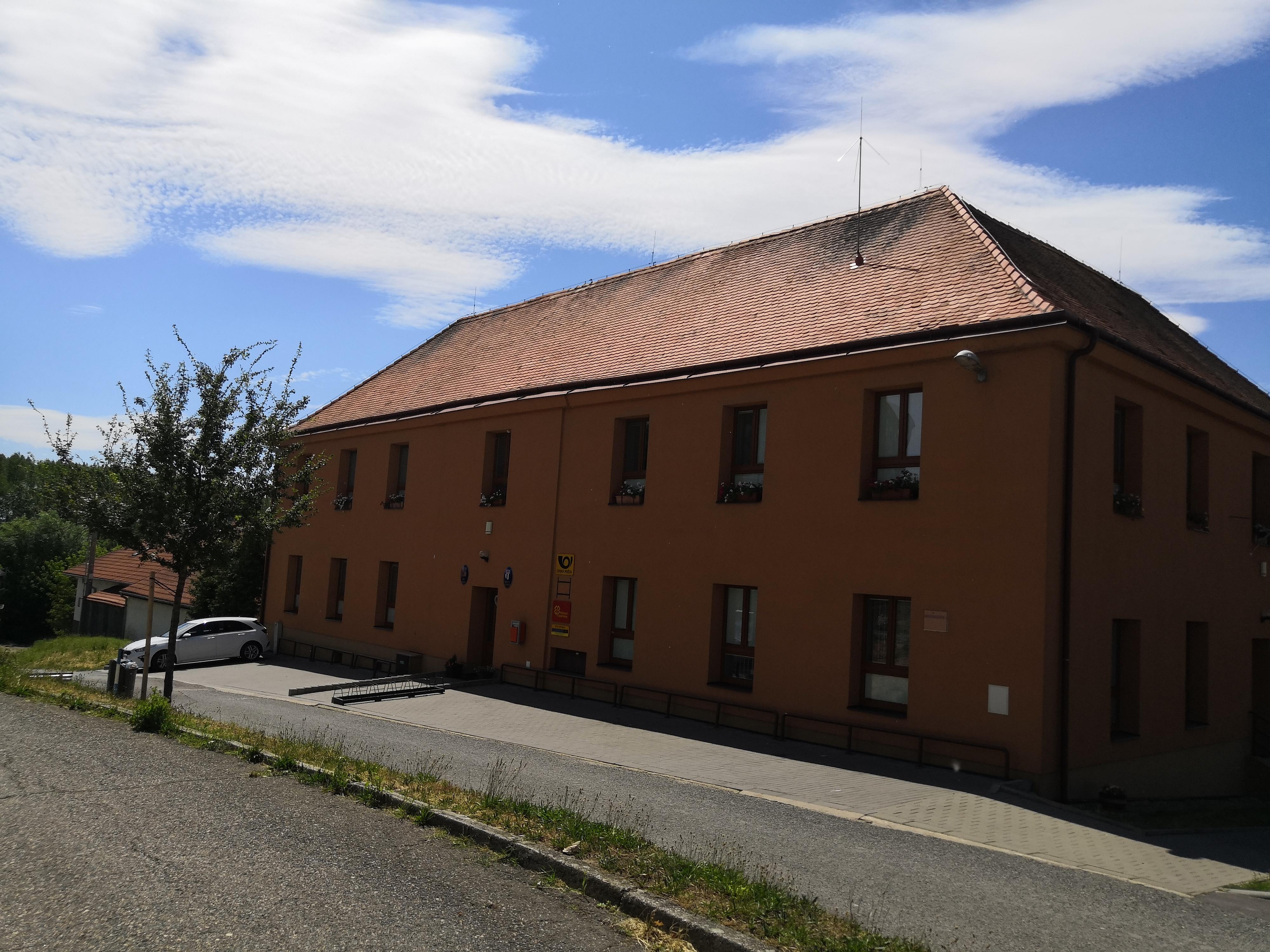 Drnholec - úřad městyse foto 2
