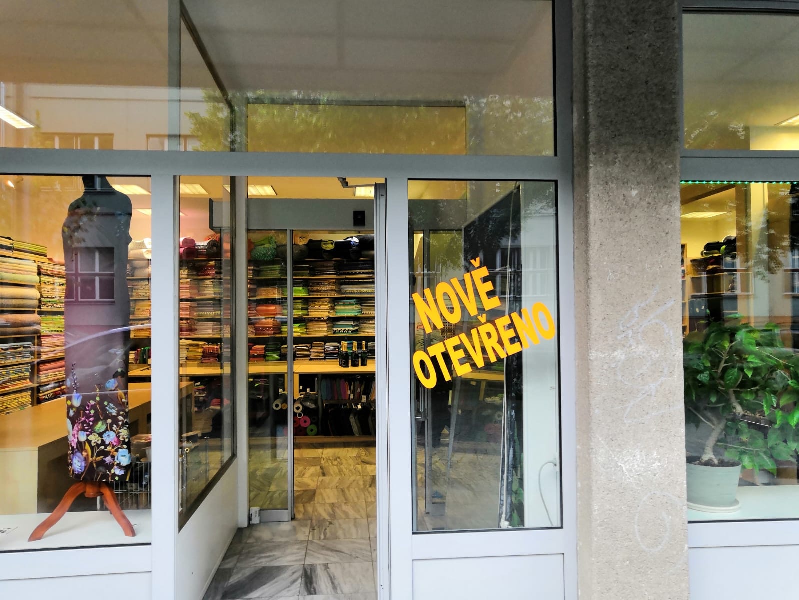 Látky u Lubina - metrový textil a galanterie foto 4