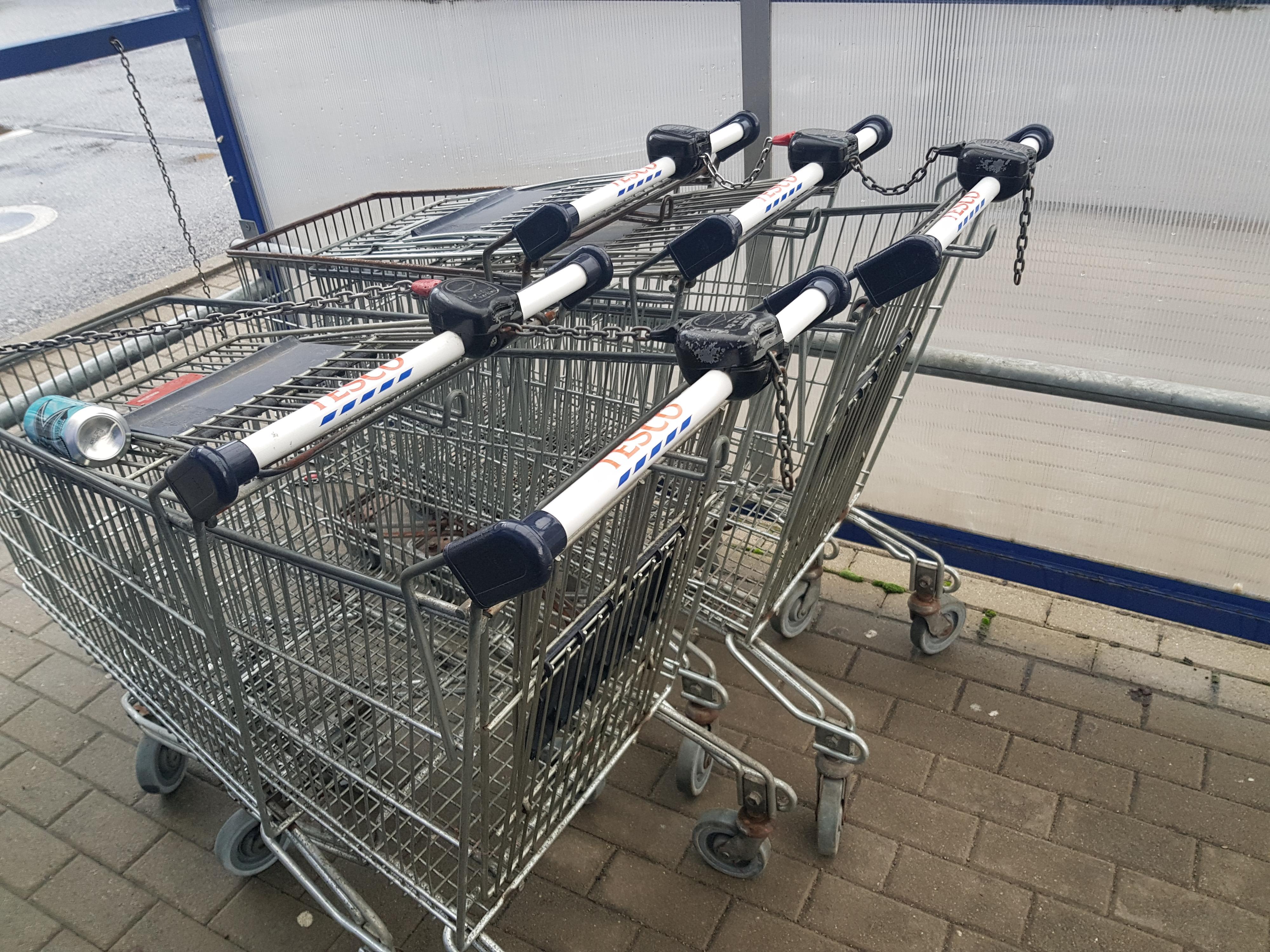 Tesco Supermarket foto 2