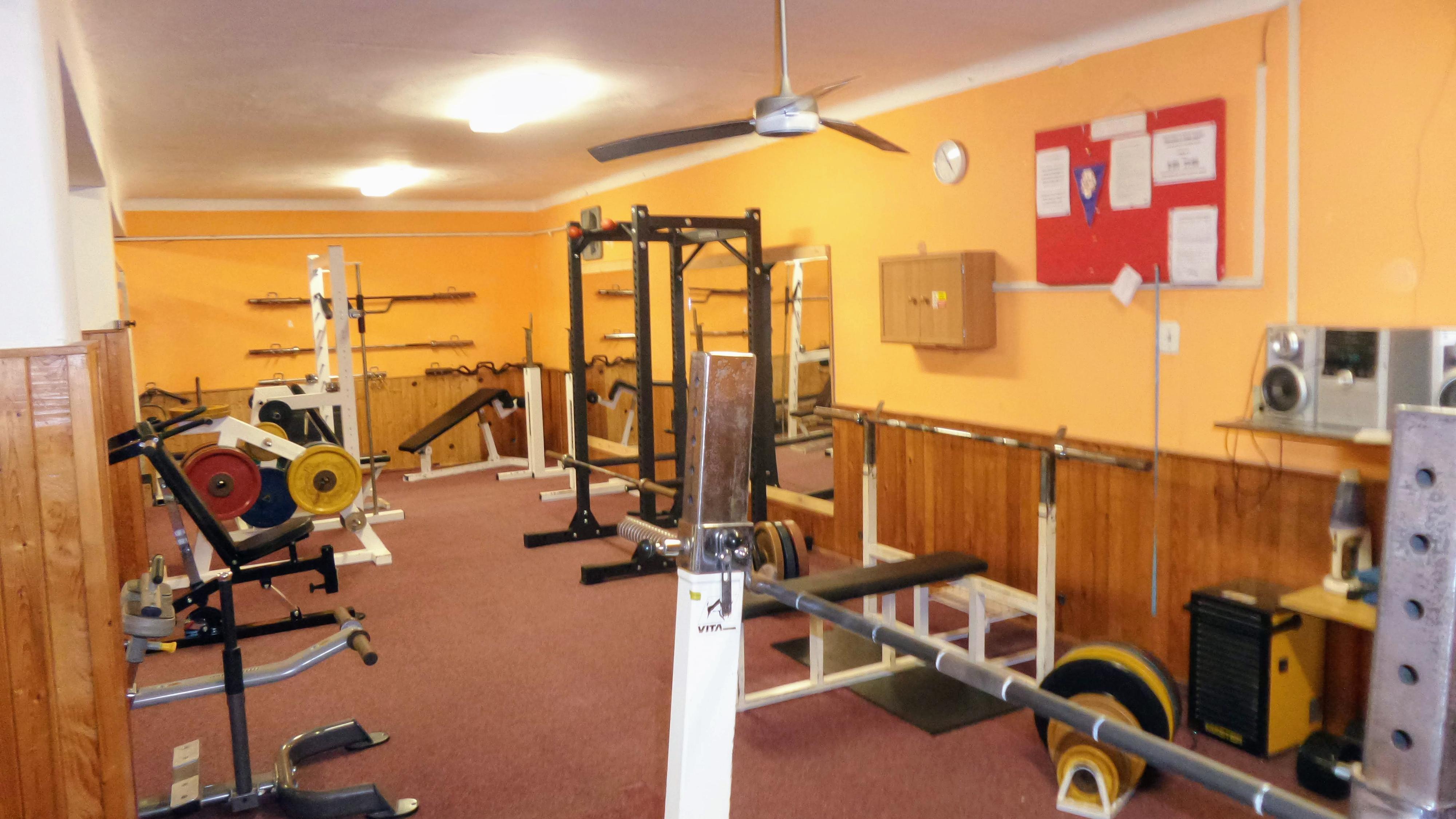 Oddíl silového trojbojeTJ Sokol Lanžhot - Posilovna foto 1