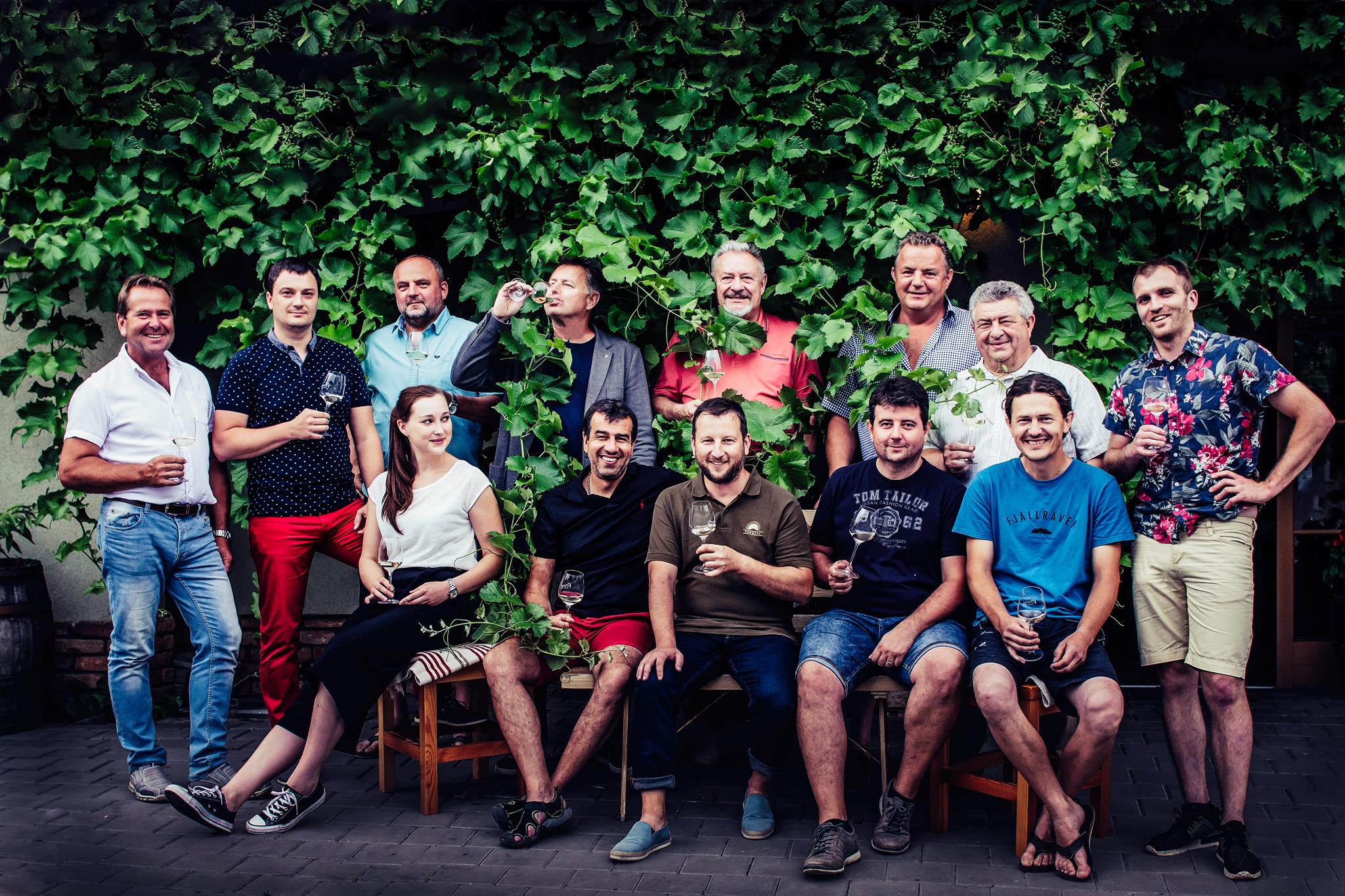 Pohár vínobar foto 2