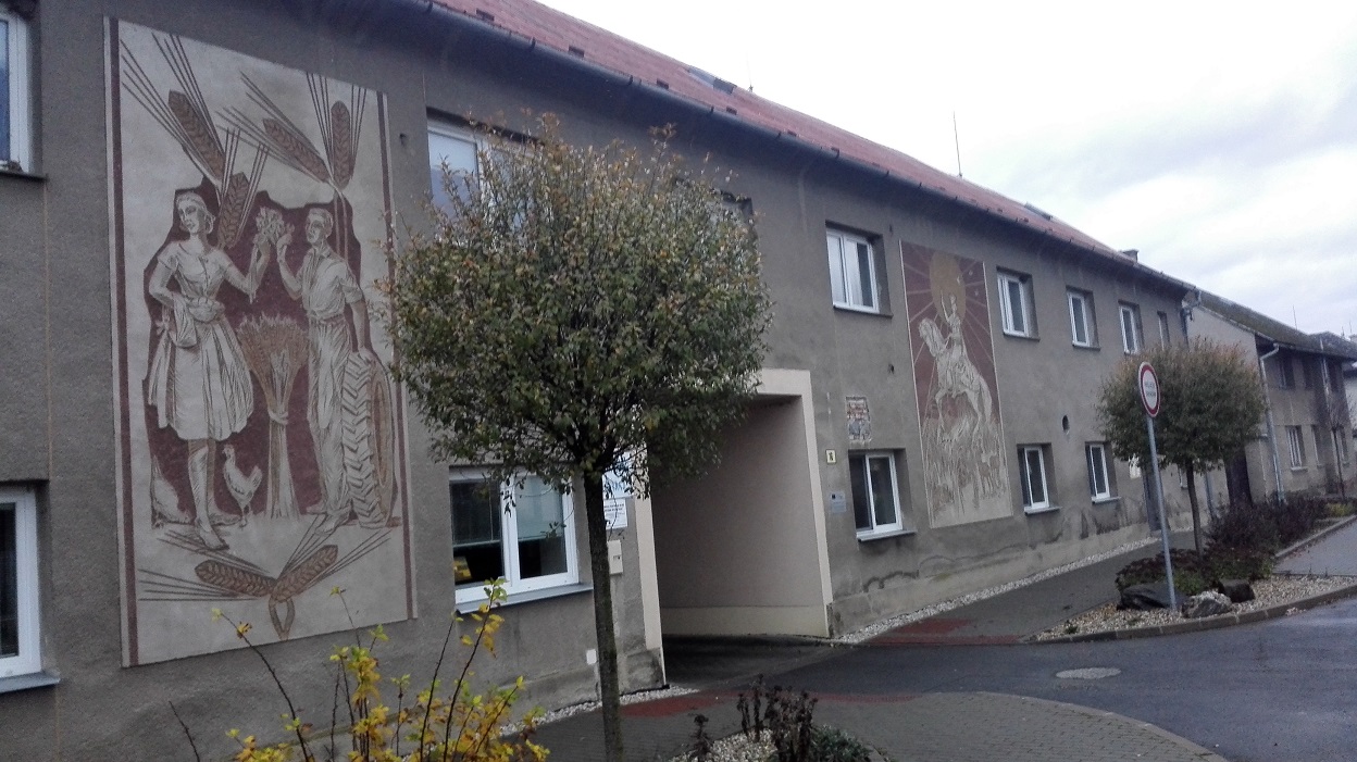 Červenka - obecní úřad foto 2