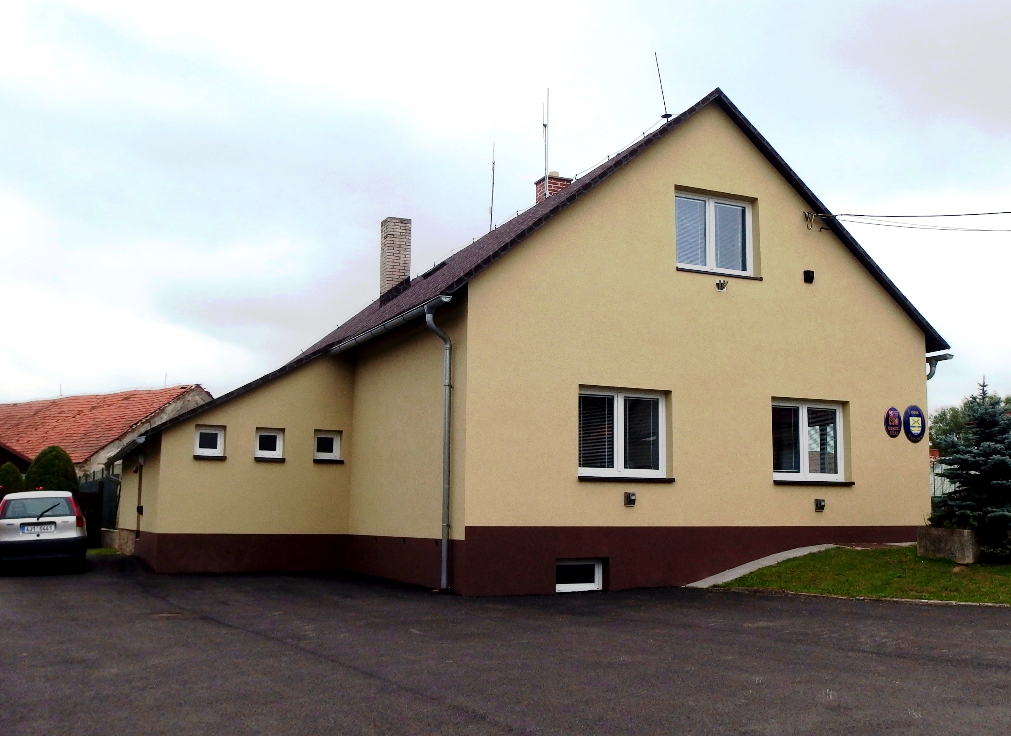 Lhotka - obecní úřad