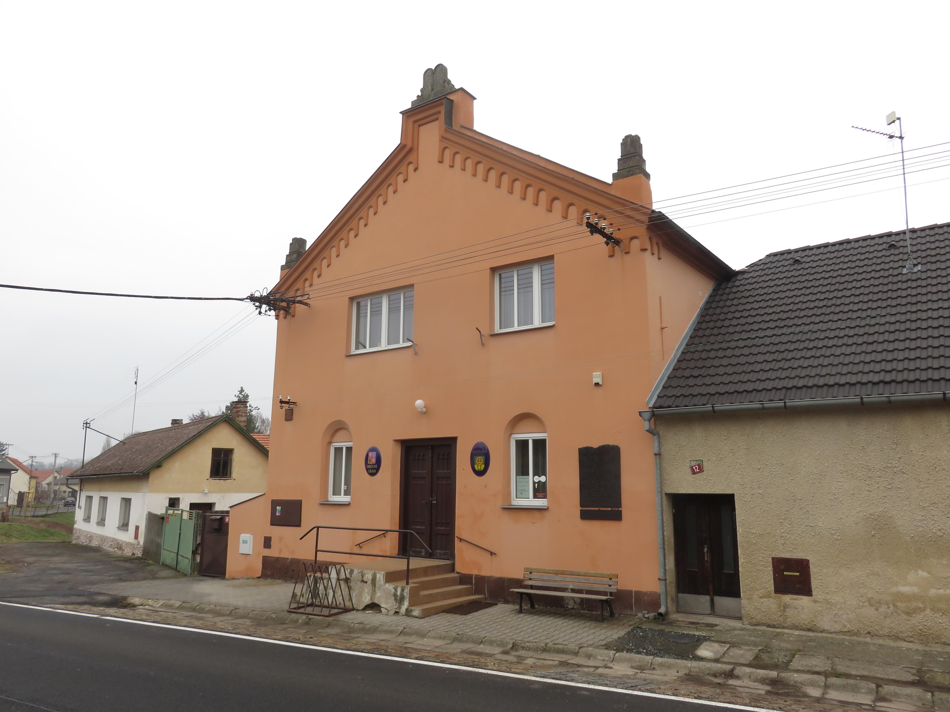 Přistoupim - obecní úřad