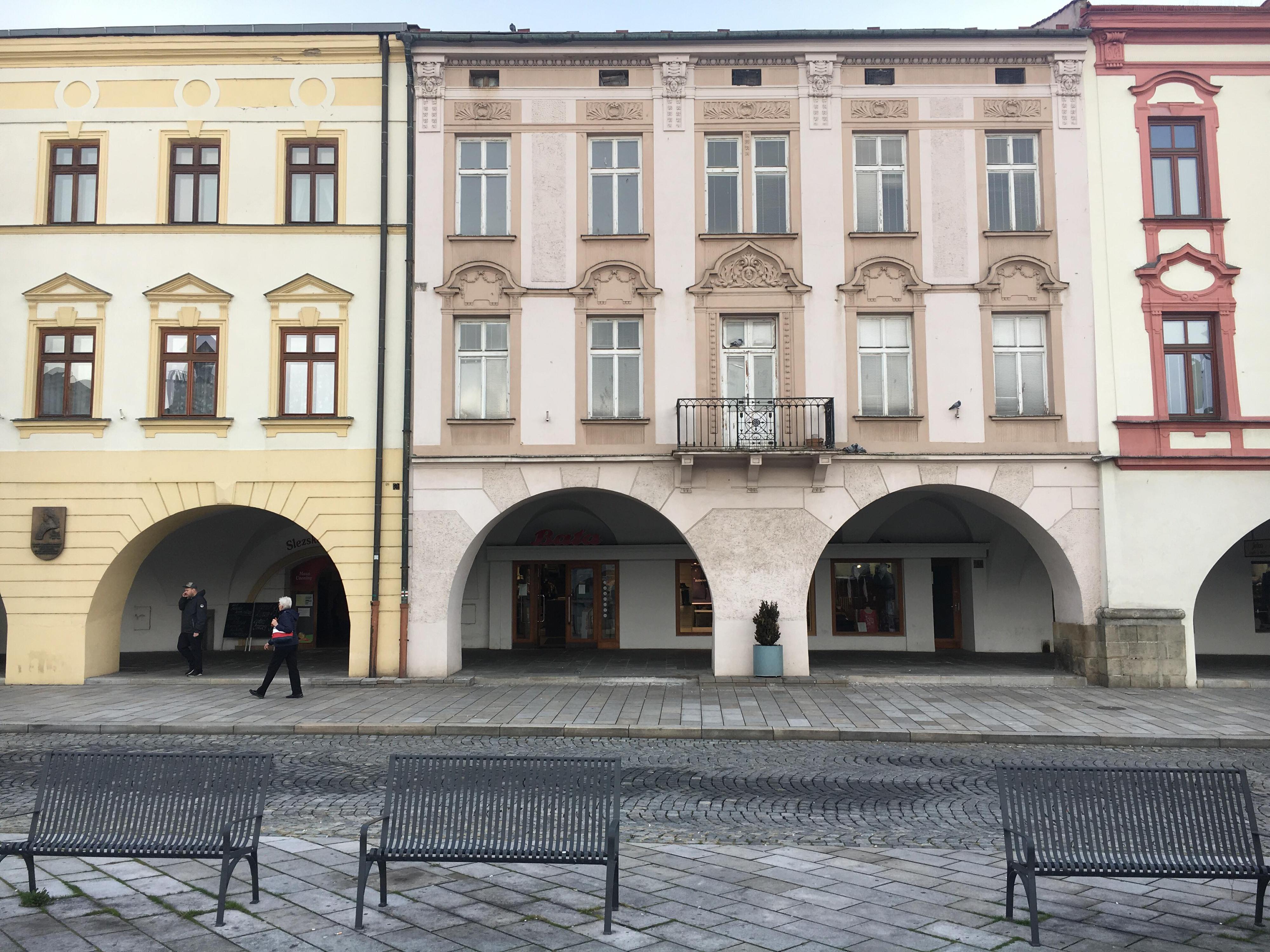 Oděvy Ivana Nikoličová foto 2
