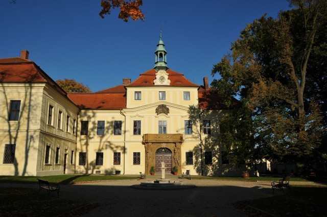 Zámek Mirošov foto 2
