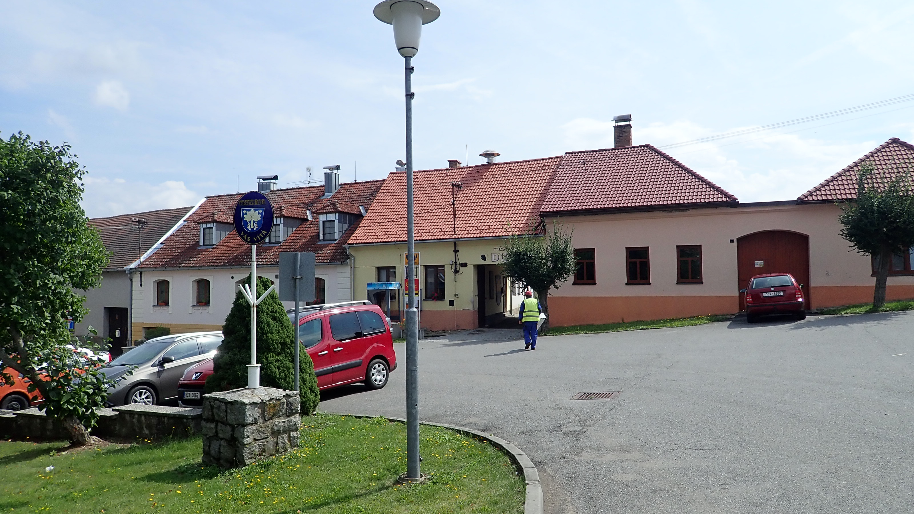 Dub - úřad městyse