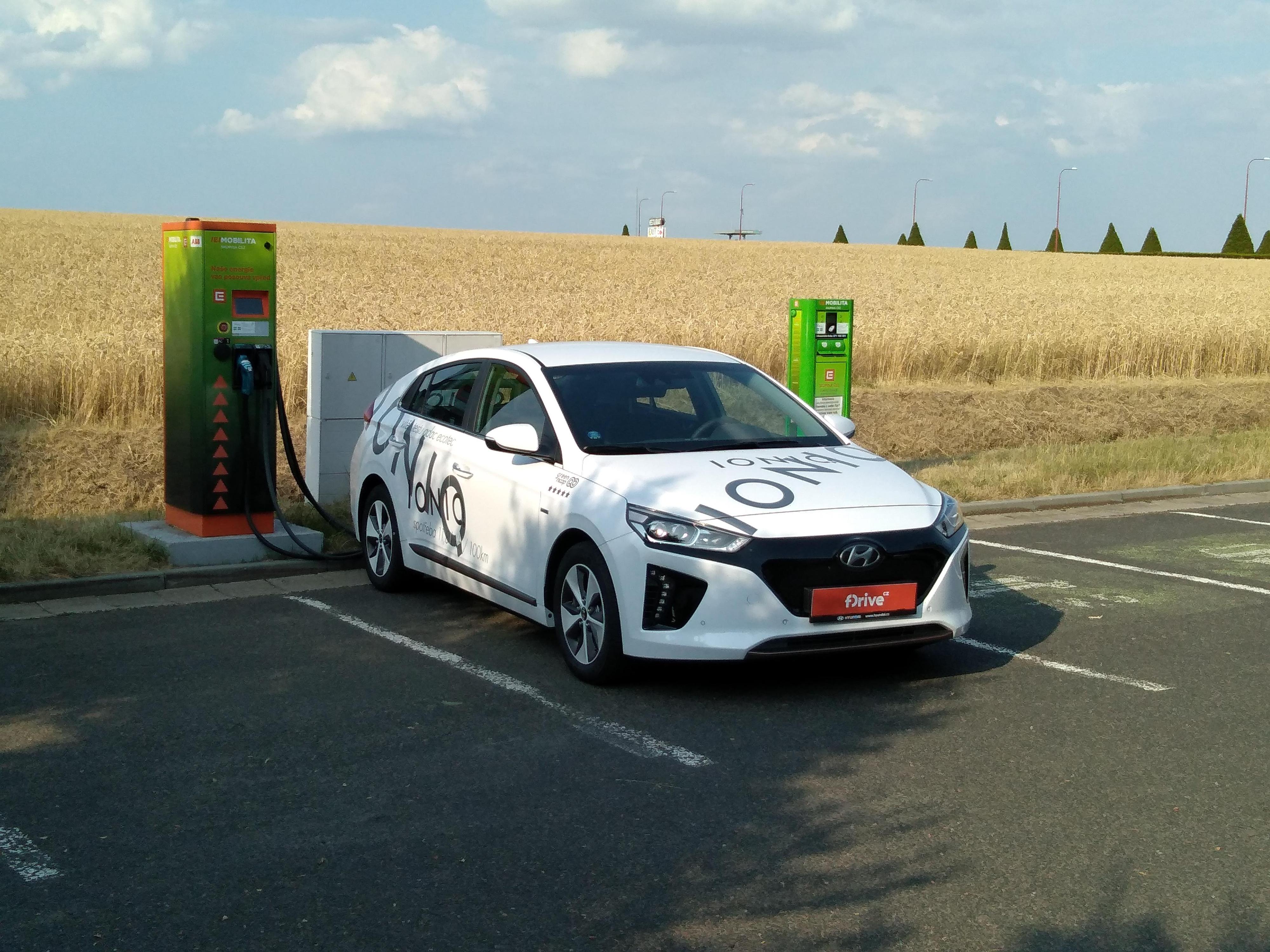 Nabíjecí stanice ČEZ