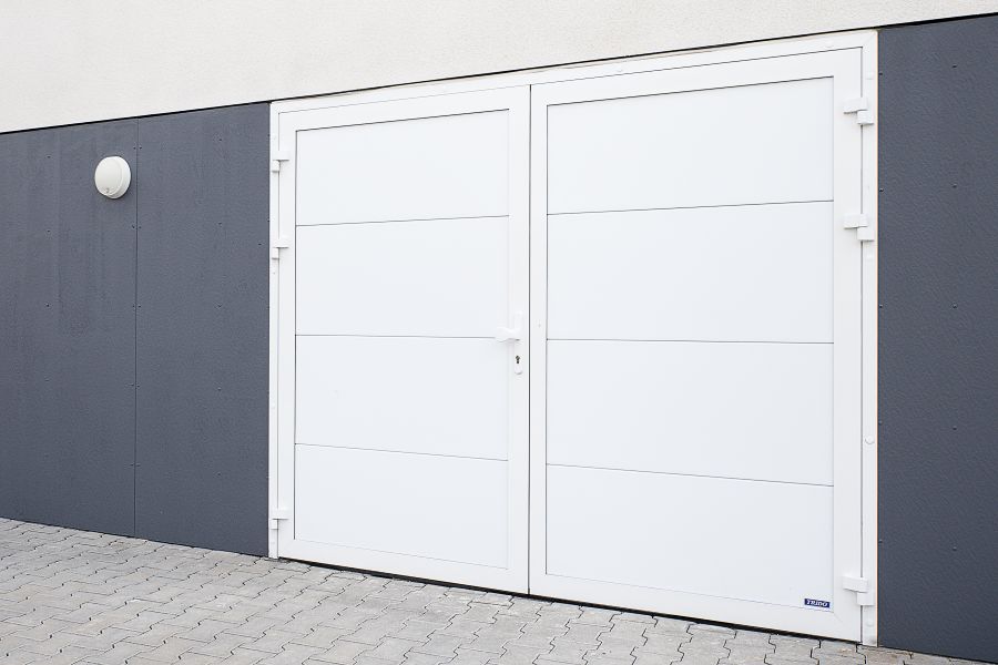 Dvoukřídlá garážová vrata