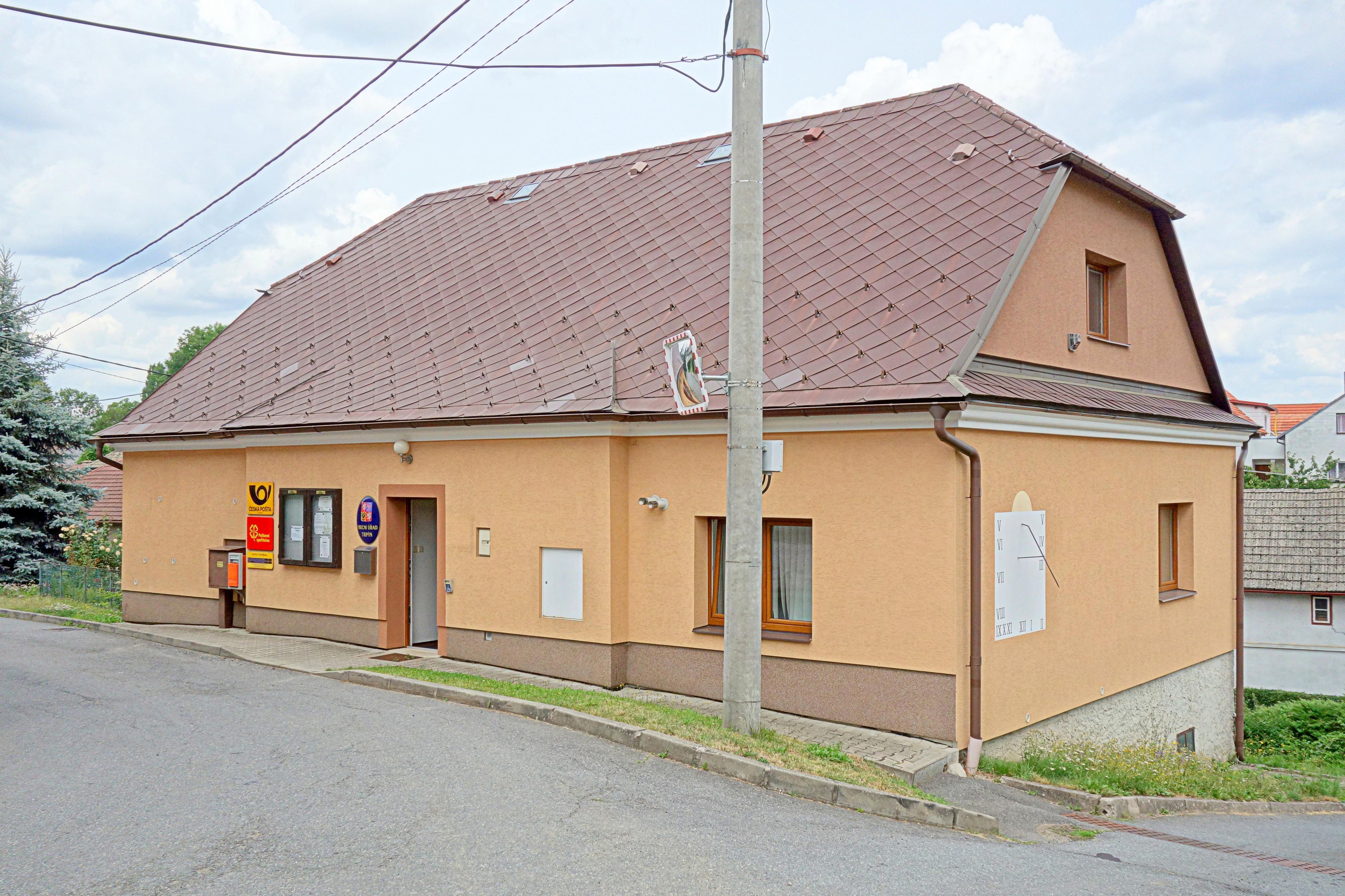 Trpín - obecní úřad foto 2