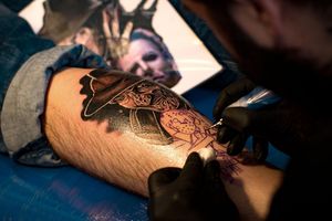 Firemní grafika Plague Tattoo