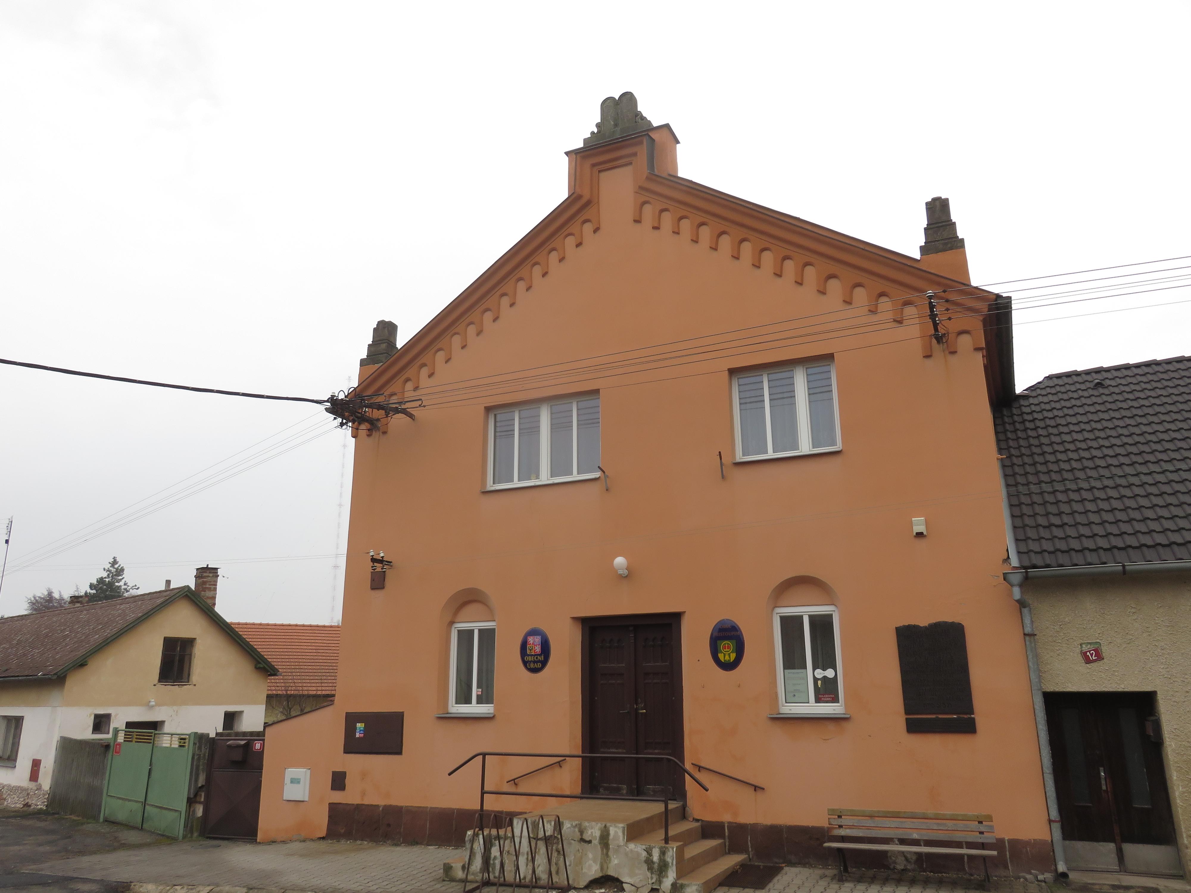 Přistoupim - obecní úřad foto 2