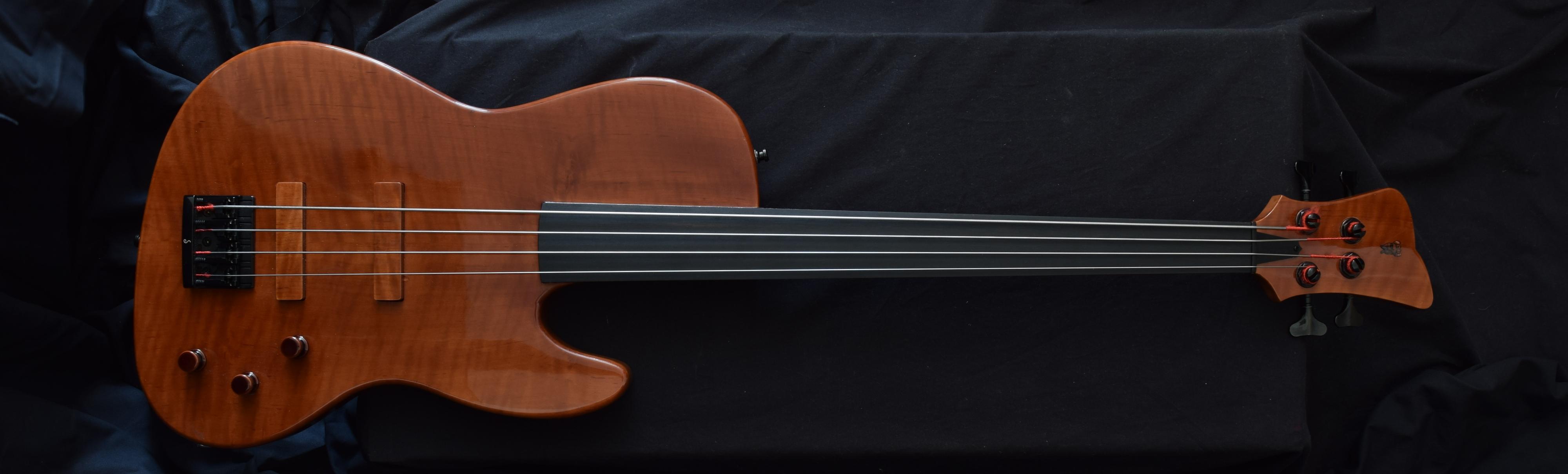 Jakub Hubáček - Houslařství a kytarářství foto 3