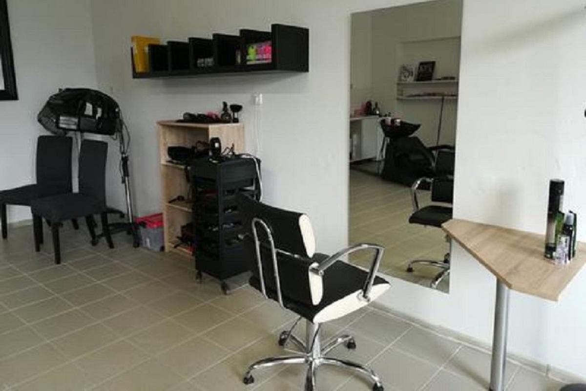 Hair studio Uja