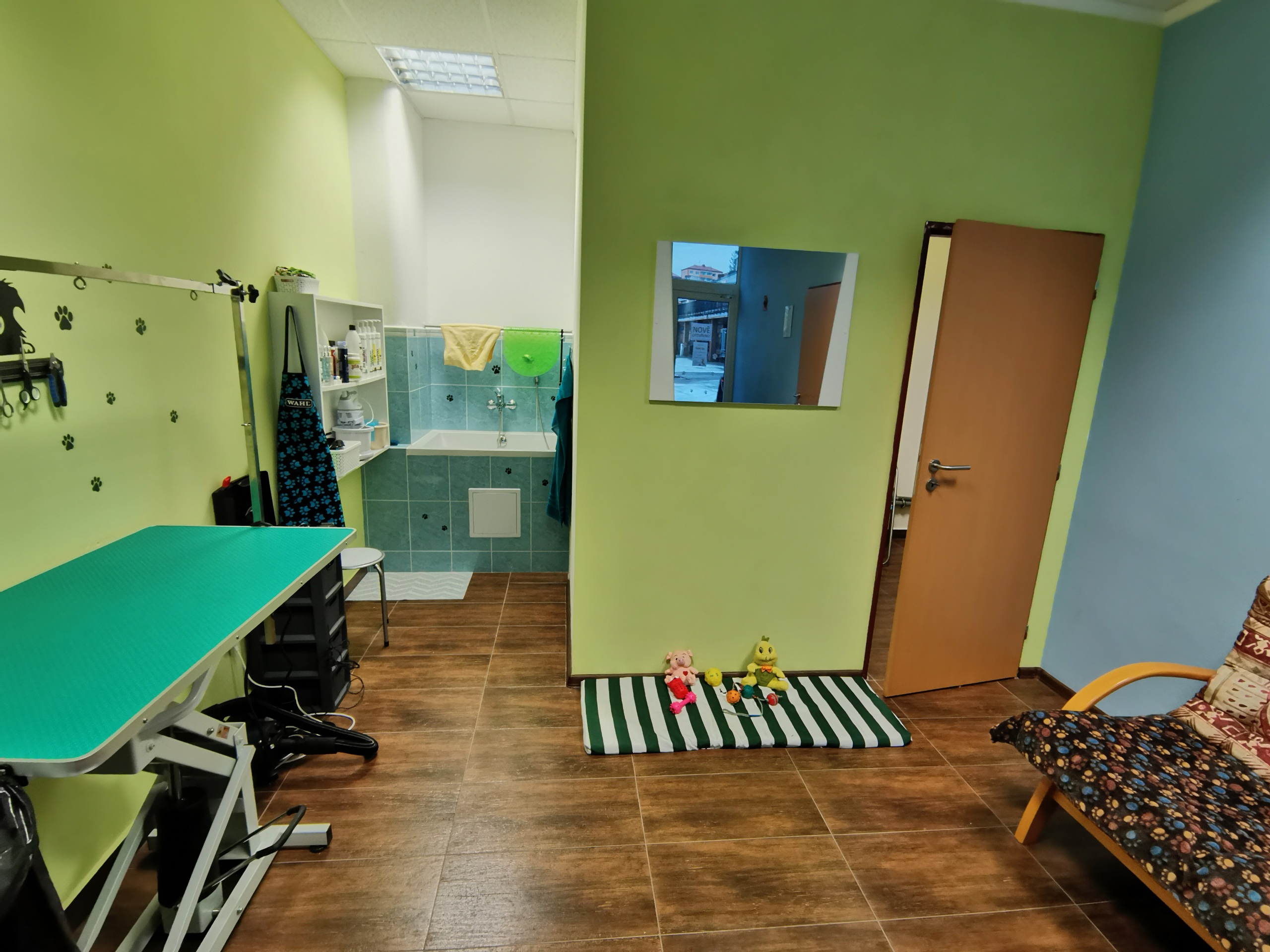 Psí salon - U Dětského hřiště foto 2