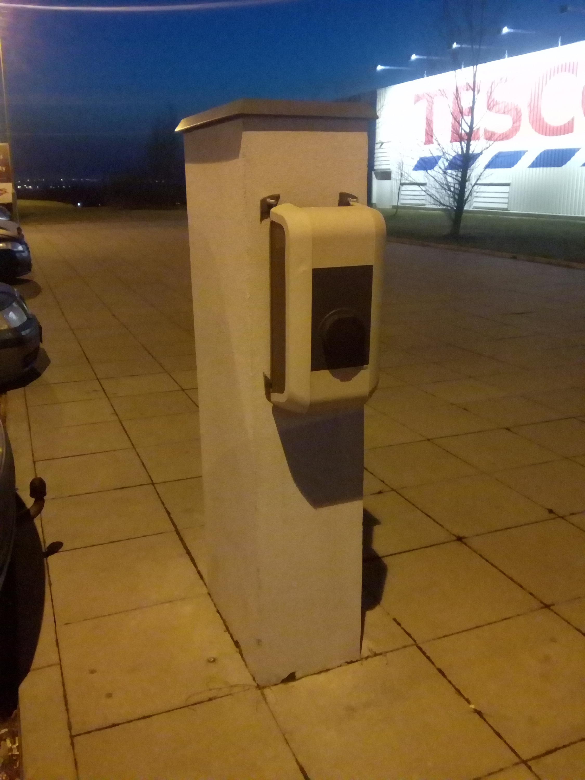 Nabíjecí stanice pro elektromobily foto 1