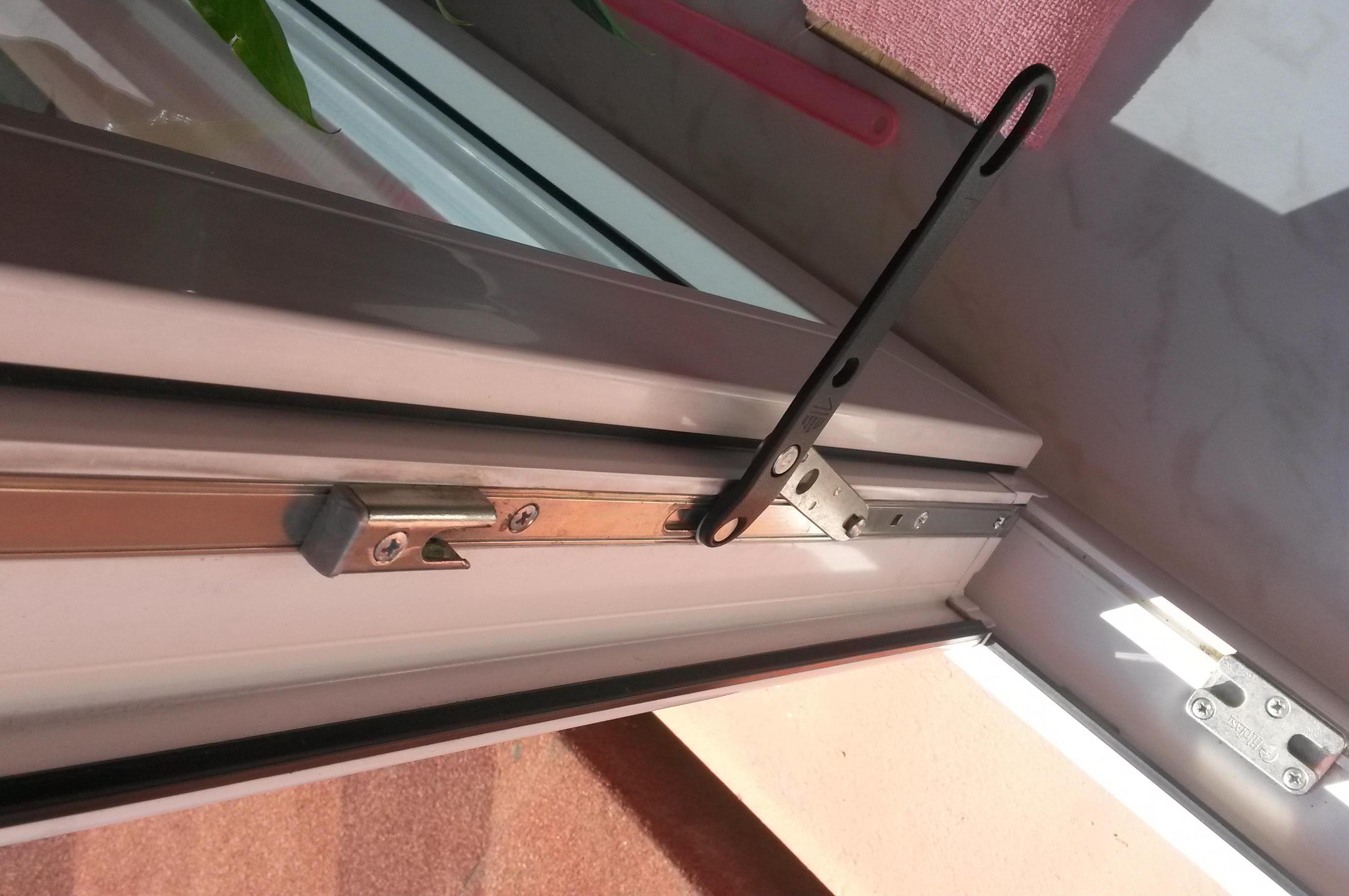 Servis, údržba a oprava všech typů oken či dveří