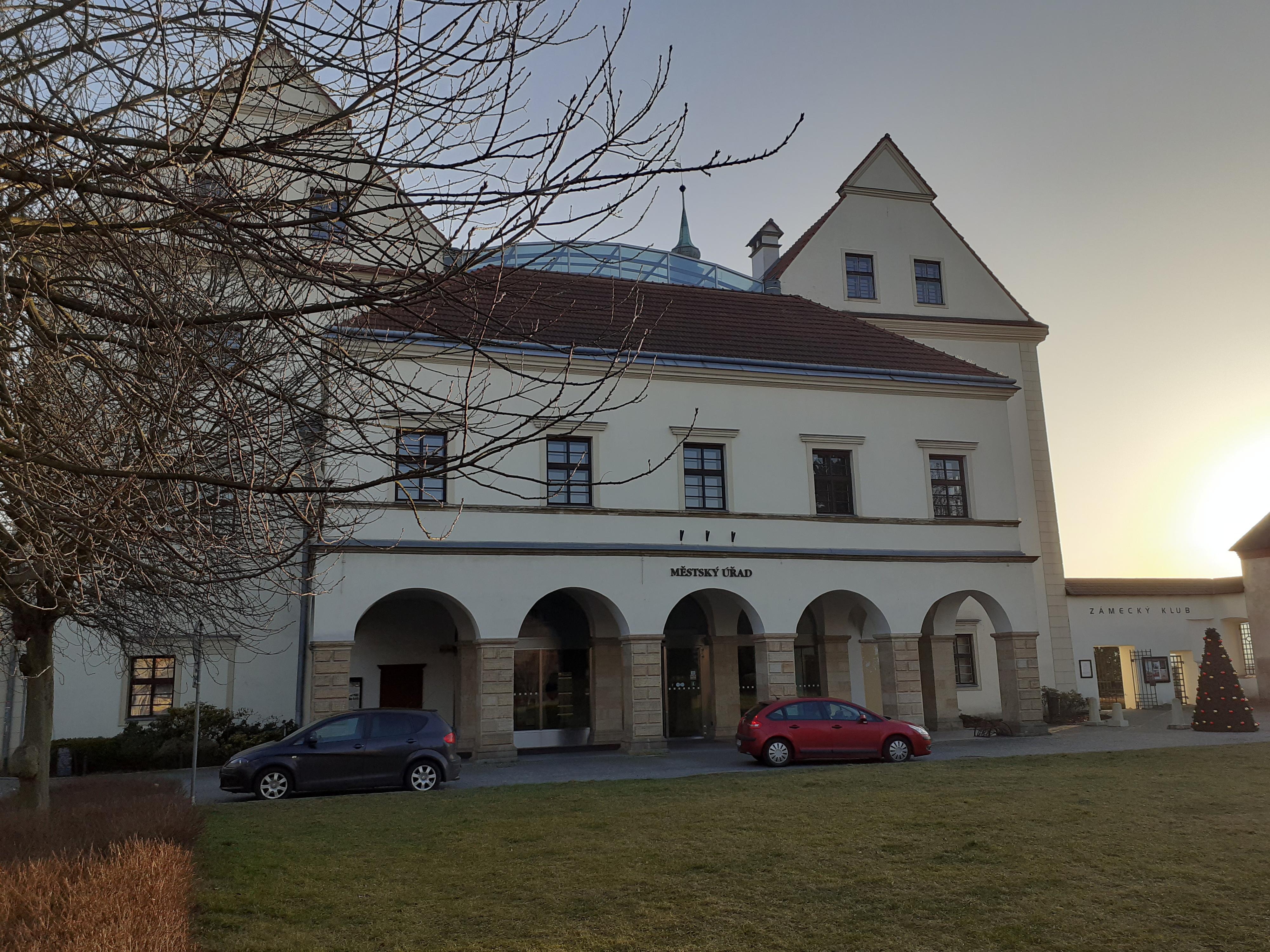 Hranice - městský úřad foto 2
