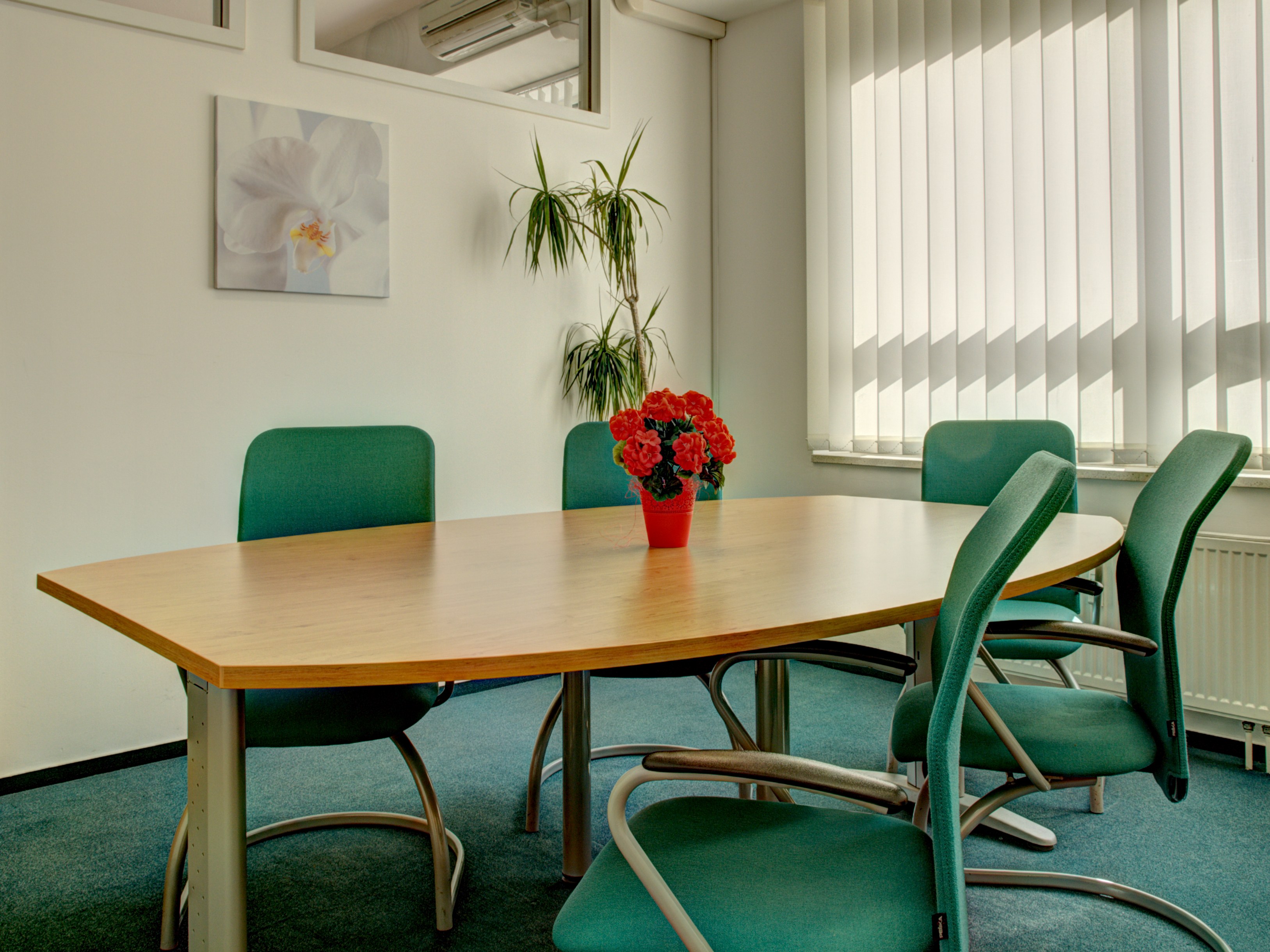 OFFICE HOUSE PARTNER foto 2
