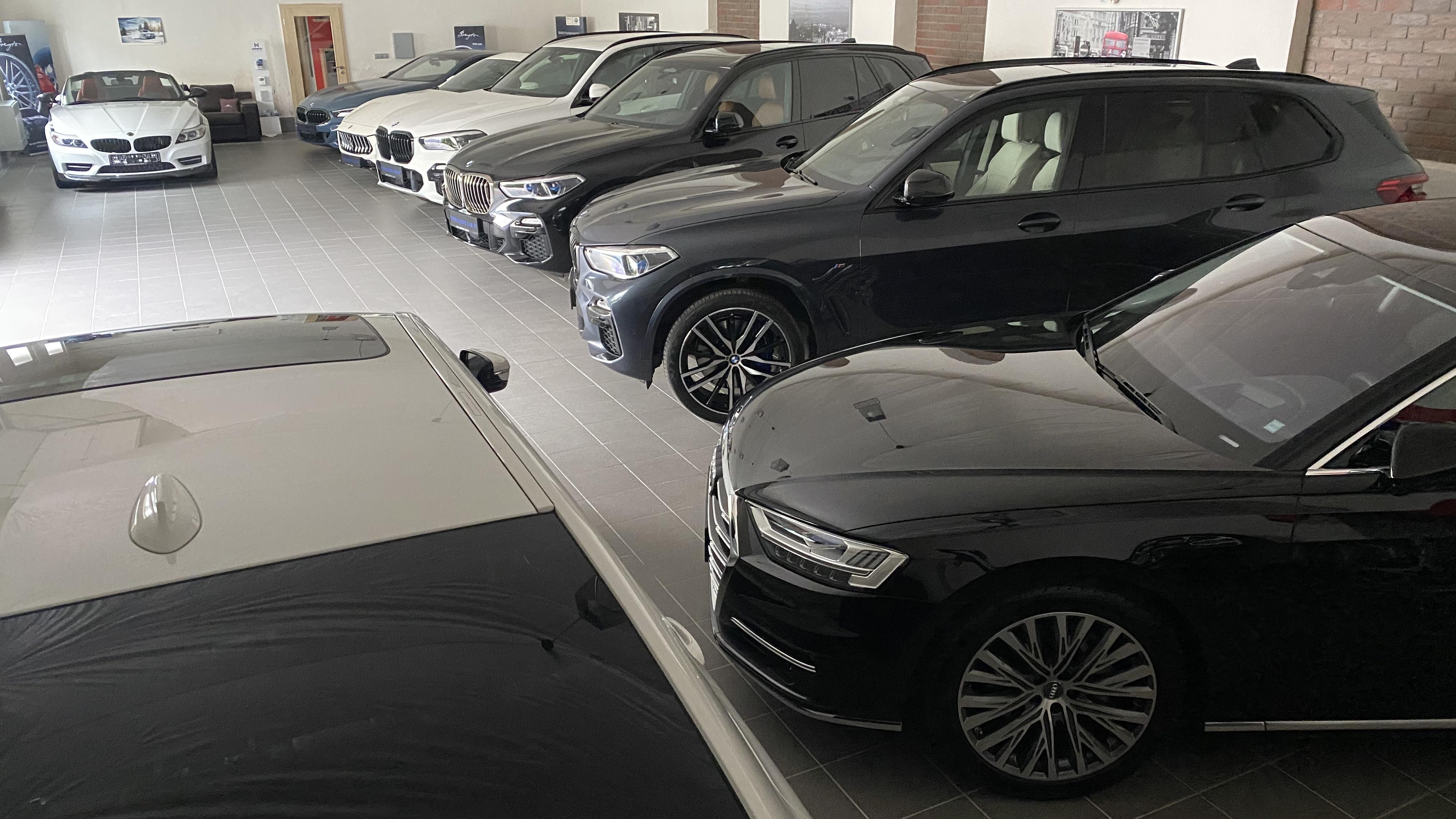 EXCLUSIVE CAR