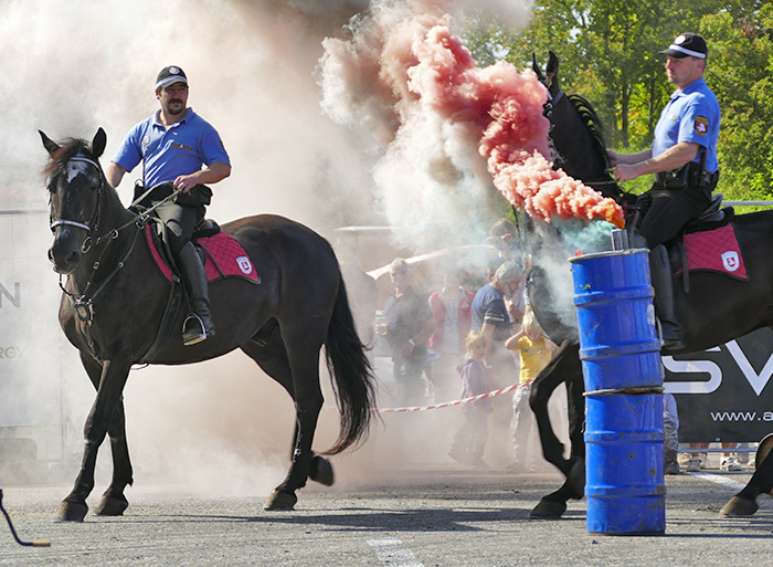 RETROMĚSTEČKO (nejen) ČSLA, setkání HASIČŮ a bezpečnostních složek foto 4